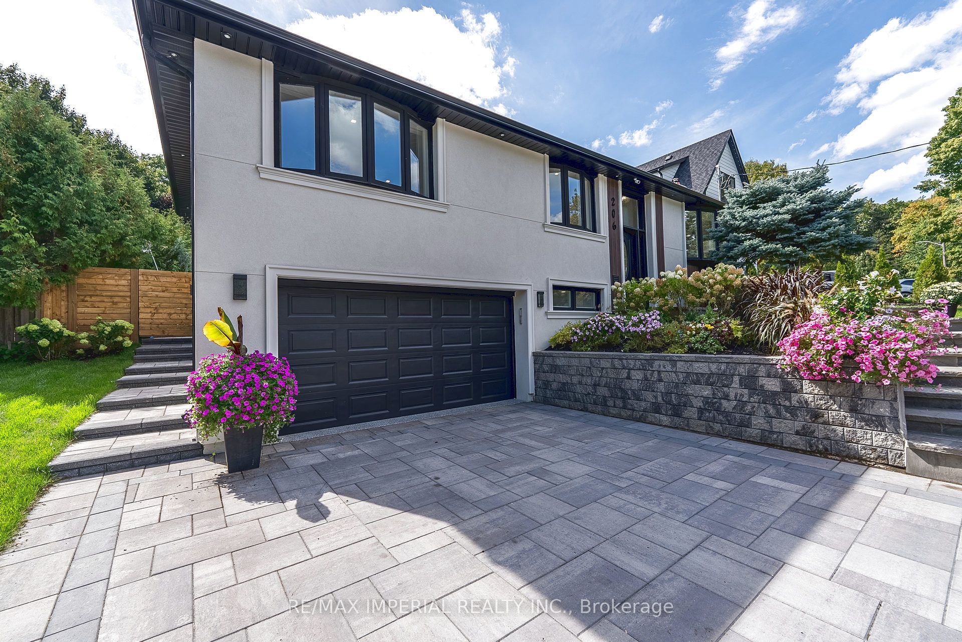 206 Richard Avenue, Newmarket, ON L3Y 4P7 photo 4