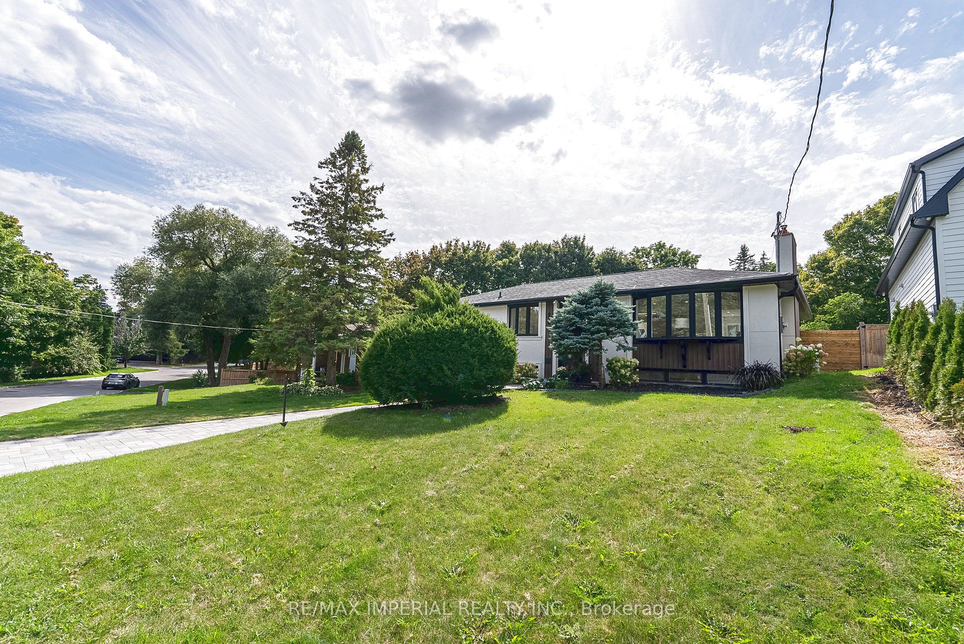 206 Richard Avenue, Newmarket, ON L3Y 4P7 photo 5