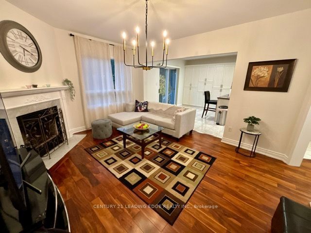 14 Buckhorn Avenue, Richmond Hill, ON L4C 0E3 photo 4