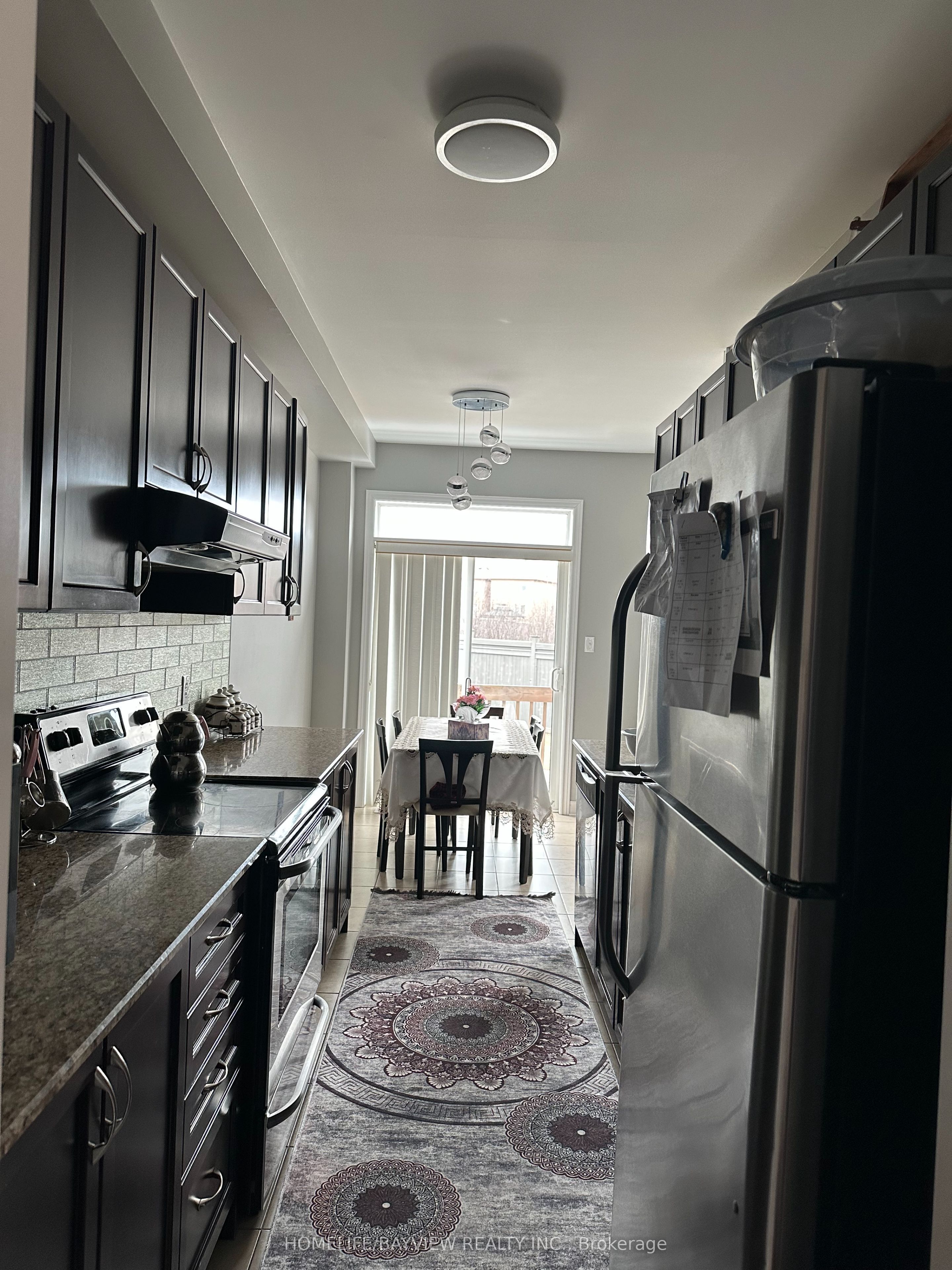 11 Collin Court, Richmond Hill, ON L4E 0X6 photo 4