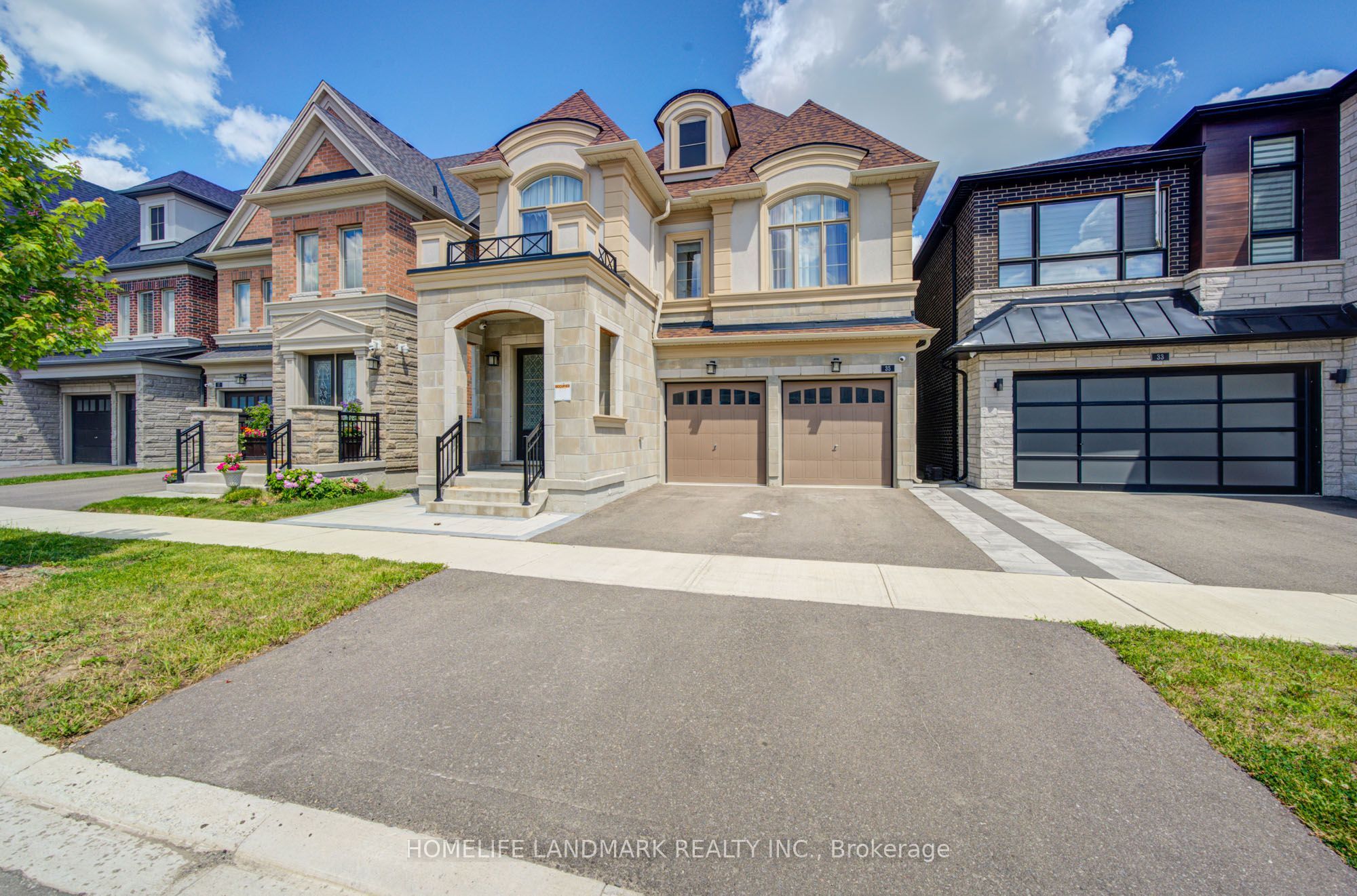 35 Red Giant Street Main & 2nd Floor, Richmond Hill, ON L4C 4Y4 photo 2