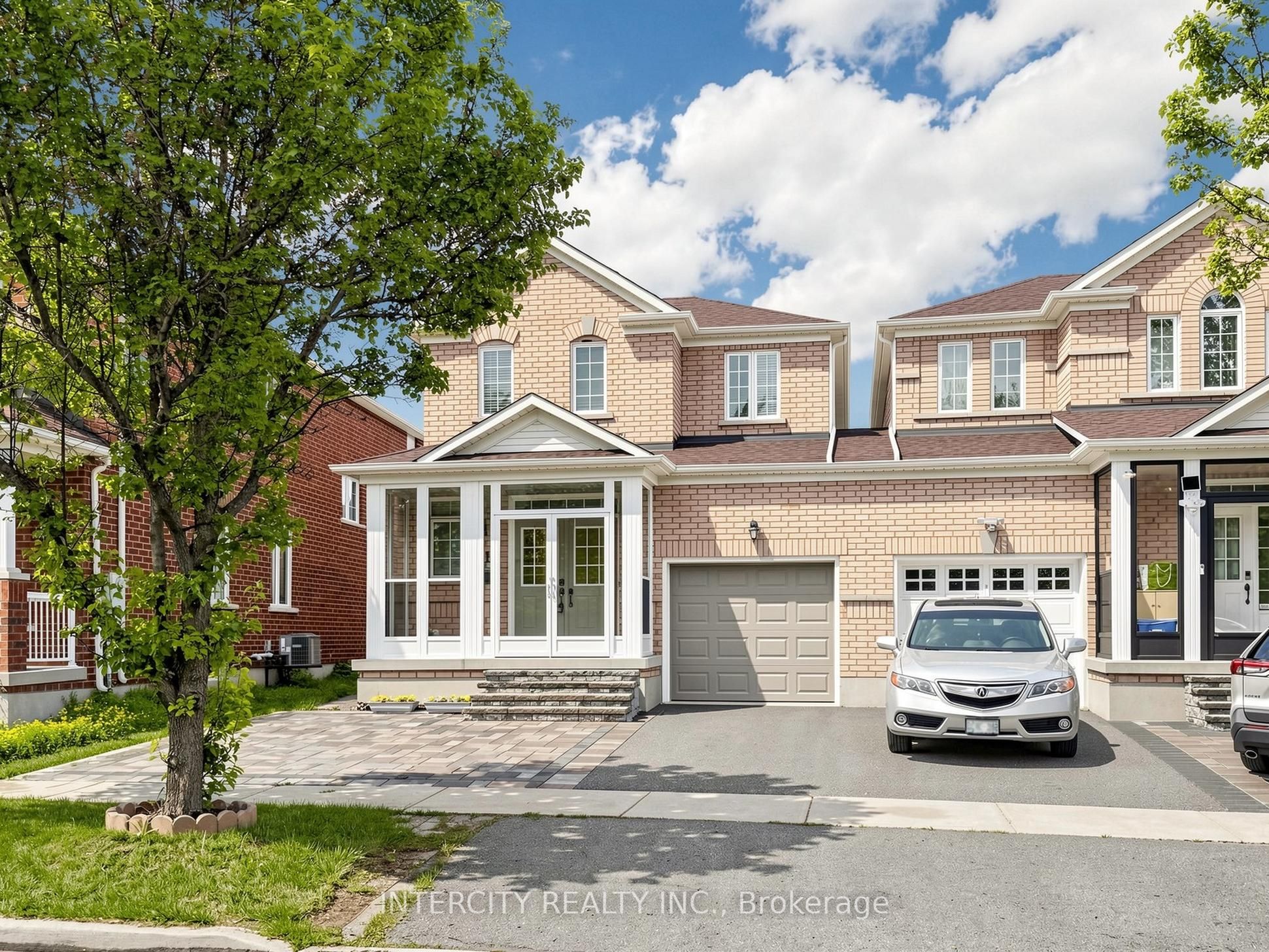 11 Charles Sturdy Road, Markham, ON L6C 3A8 photo 2