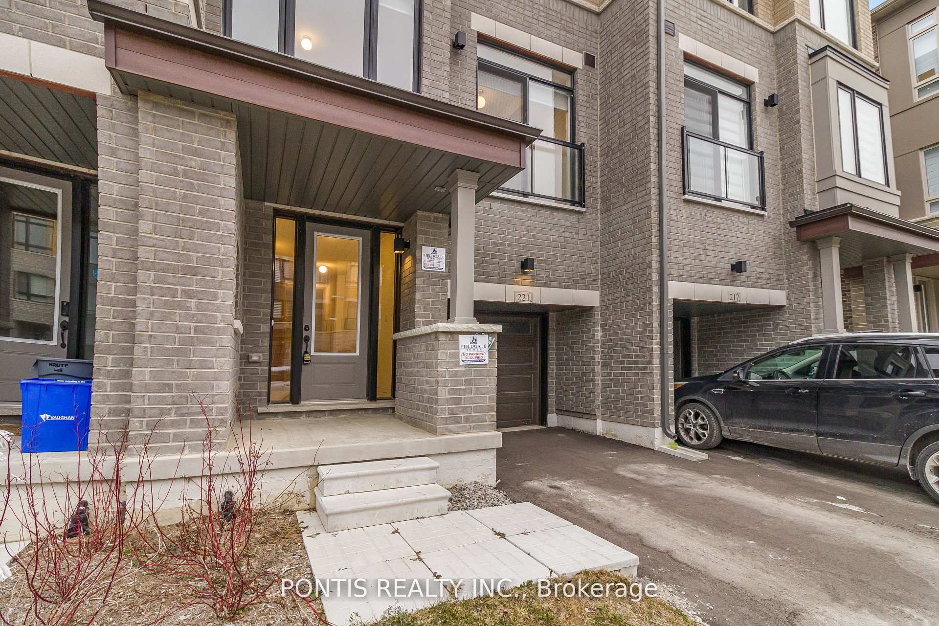 221 Tennant Circle, Vaughan, ON L4H 5L4 photo 2