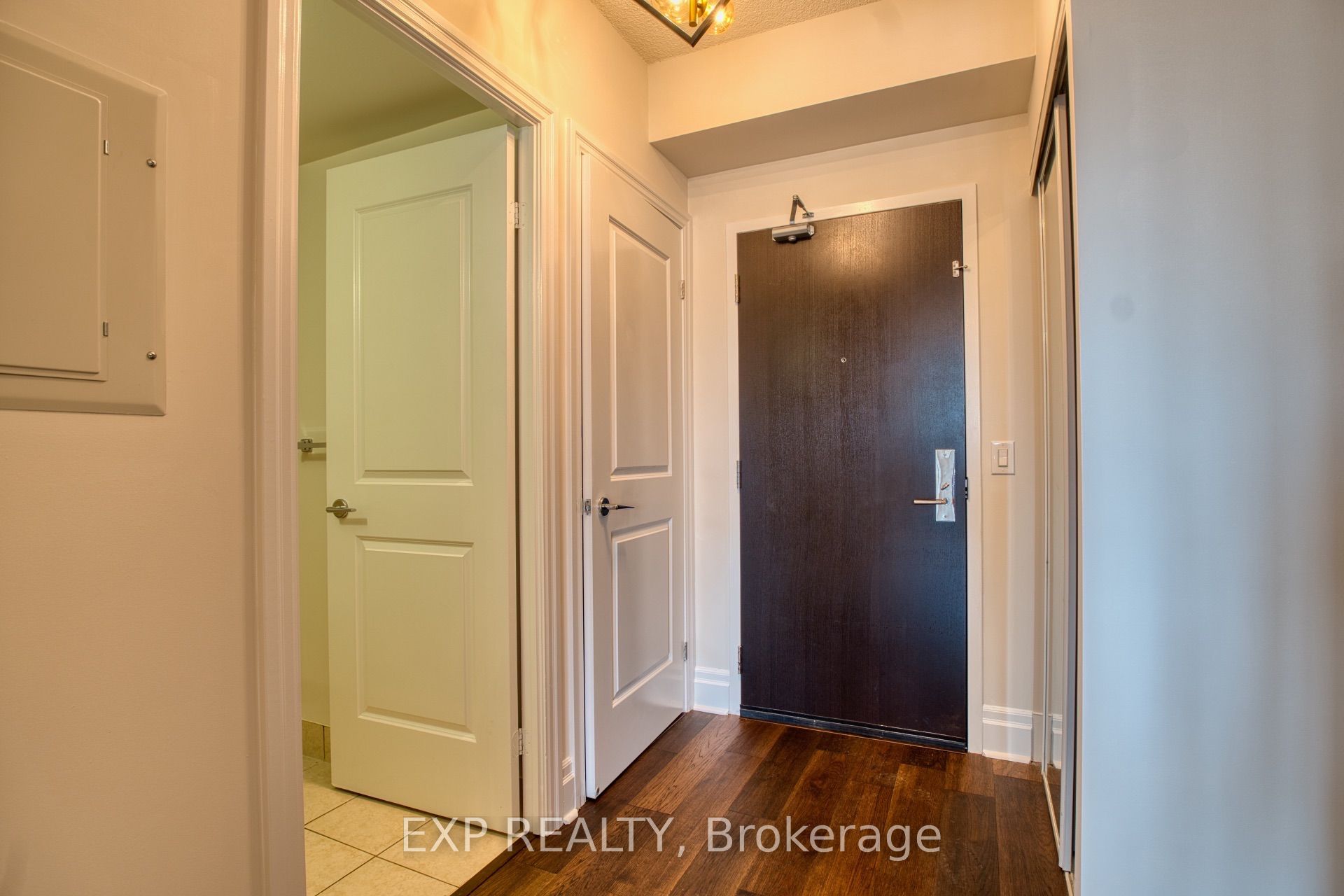 151 Upper Duke Crescent 310, Markham, ON L6G 0E1 photo 4