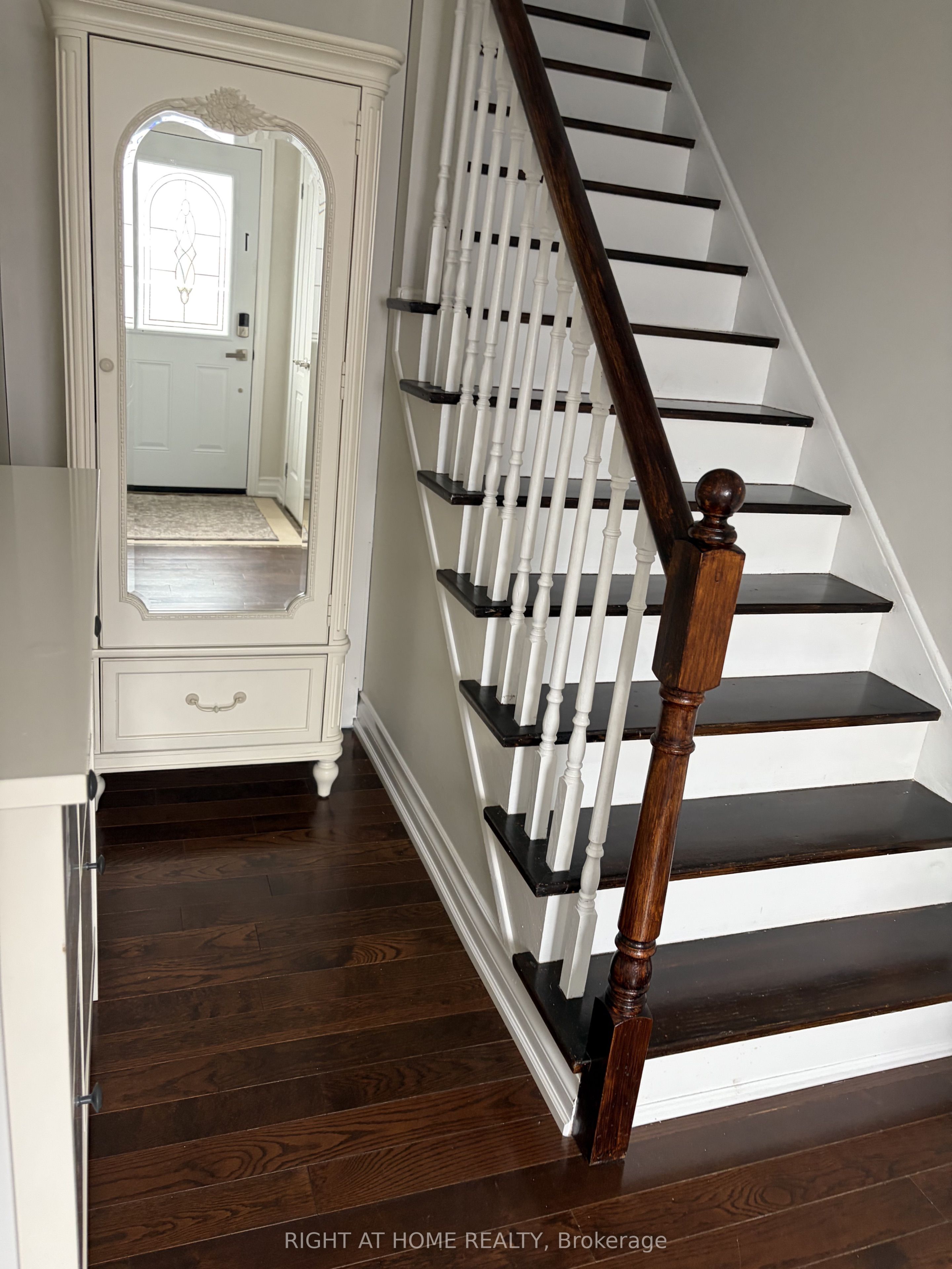 56 Penwick Crescent, Richmond Hill, ON L4C 5B4 photo 4