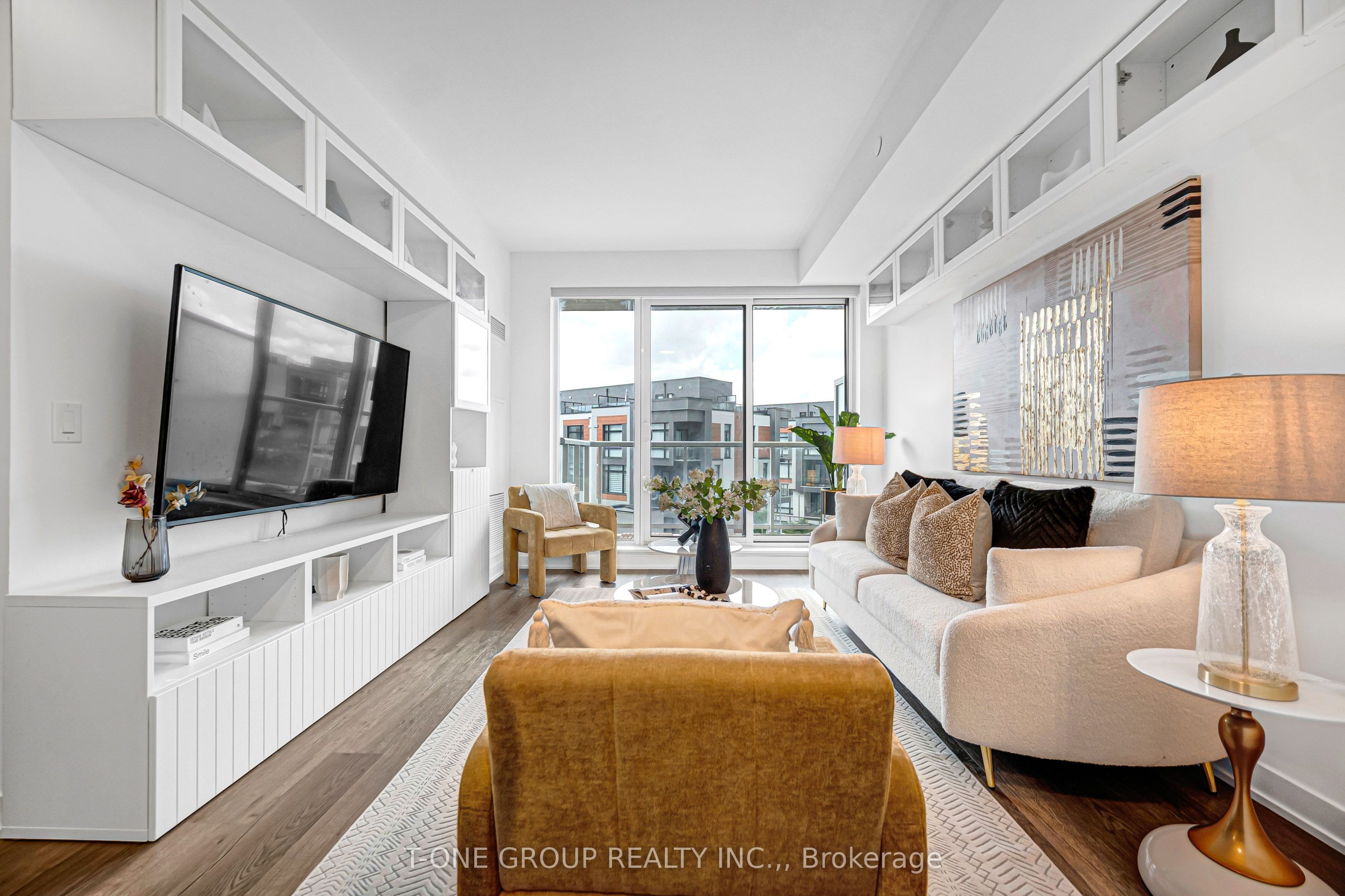 6 David Eyer Road 313, Richmond Hill, ON L4S 0N5 photo 3