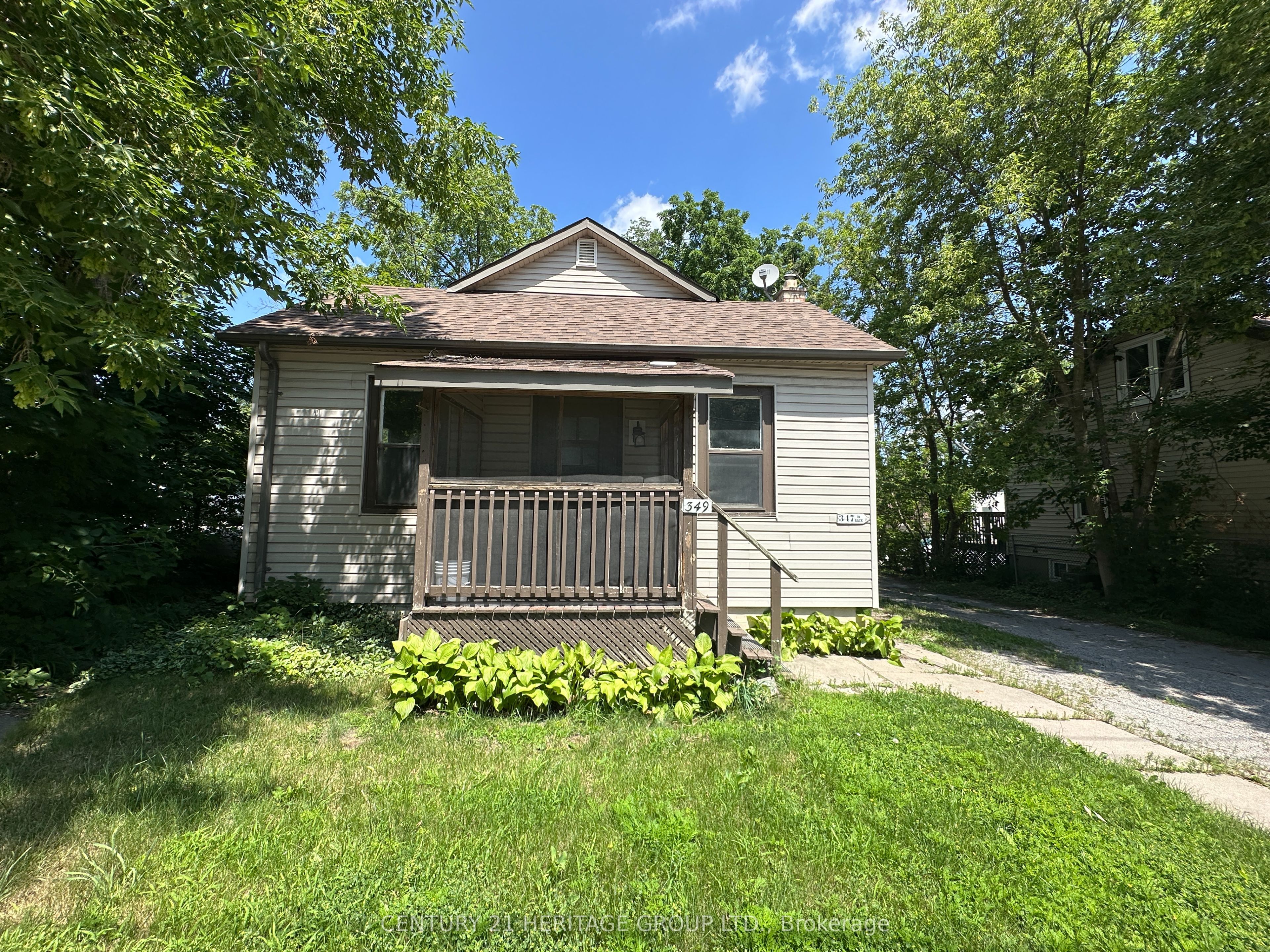 349 Eagle Street, Newmarket, ON L3Y 1K5 photo 3