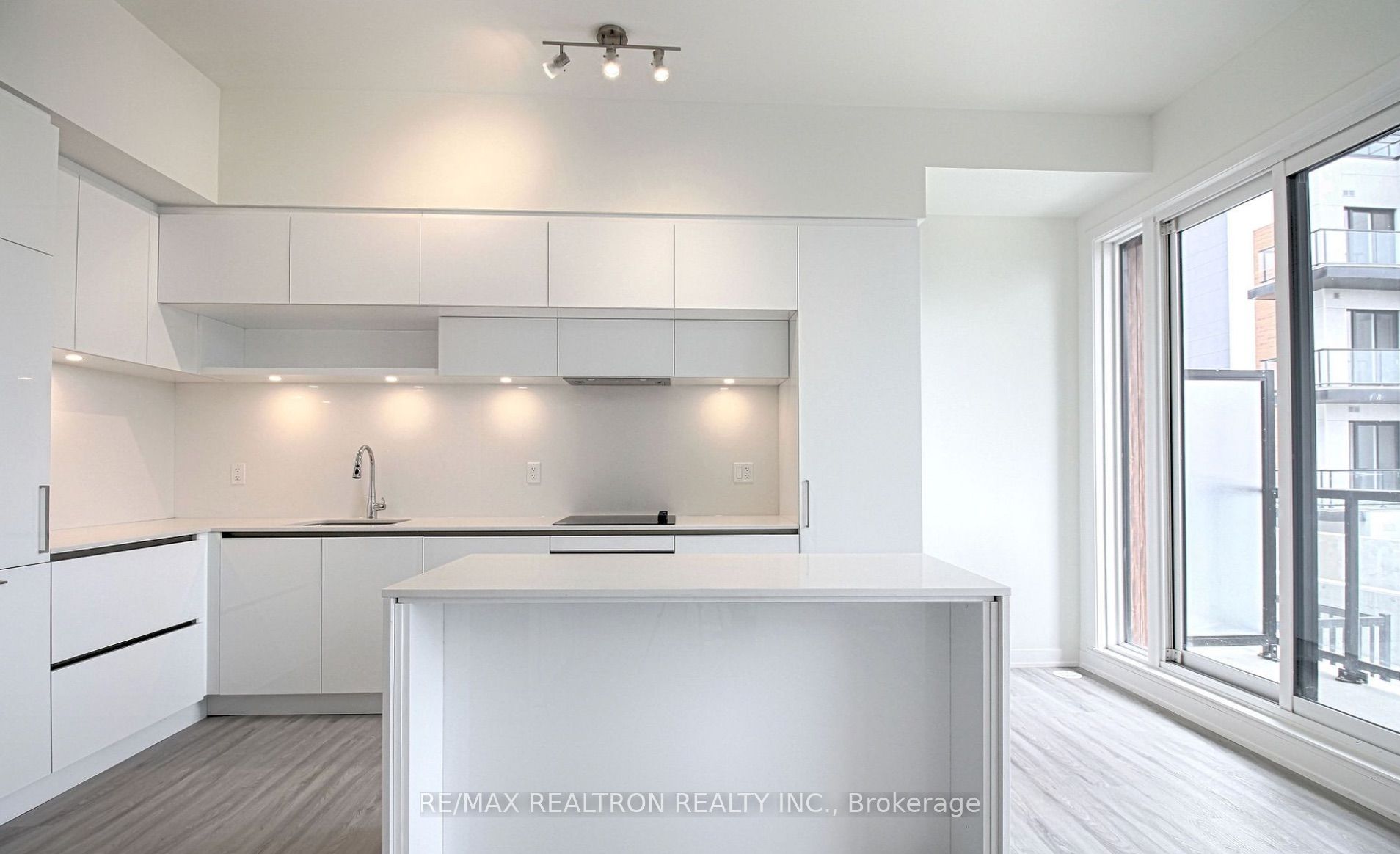 15 David Eyer Road TH 1421, Richmond Hill, ON L4S 0N2