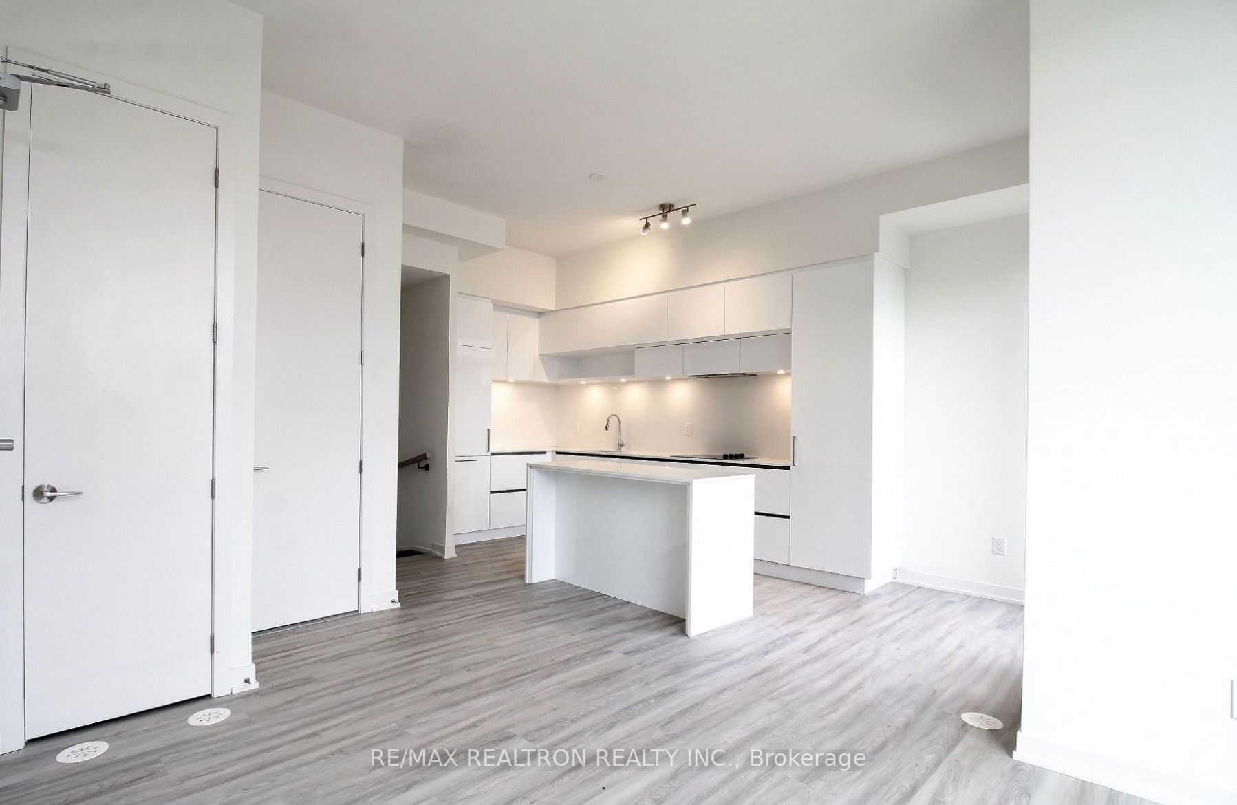 15 David Eyer Road TH 1421, Richmond Hill, ON L4S 0N2 photo 4