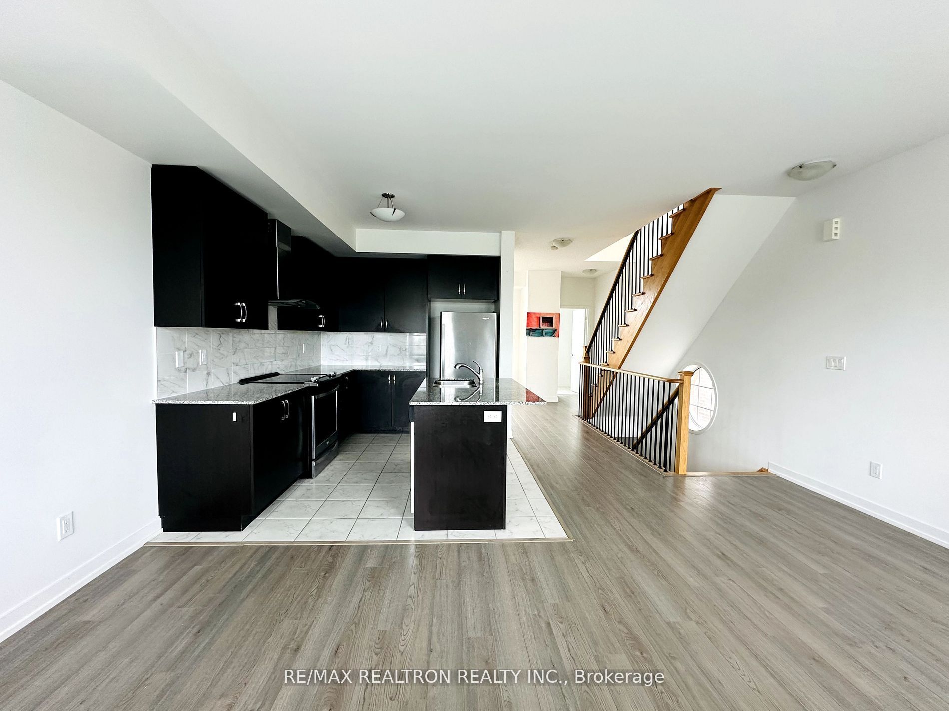 193 Harding Park Street, Newmarket, ON L3Y 0E3 photo 3