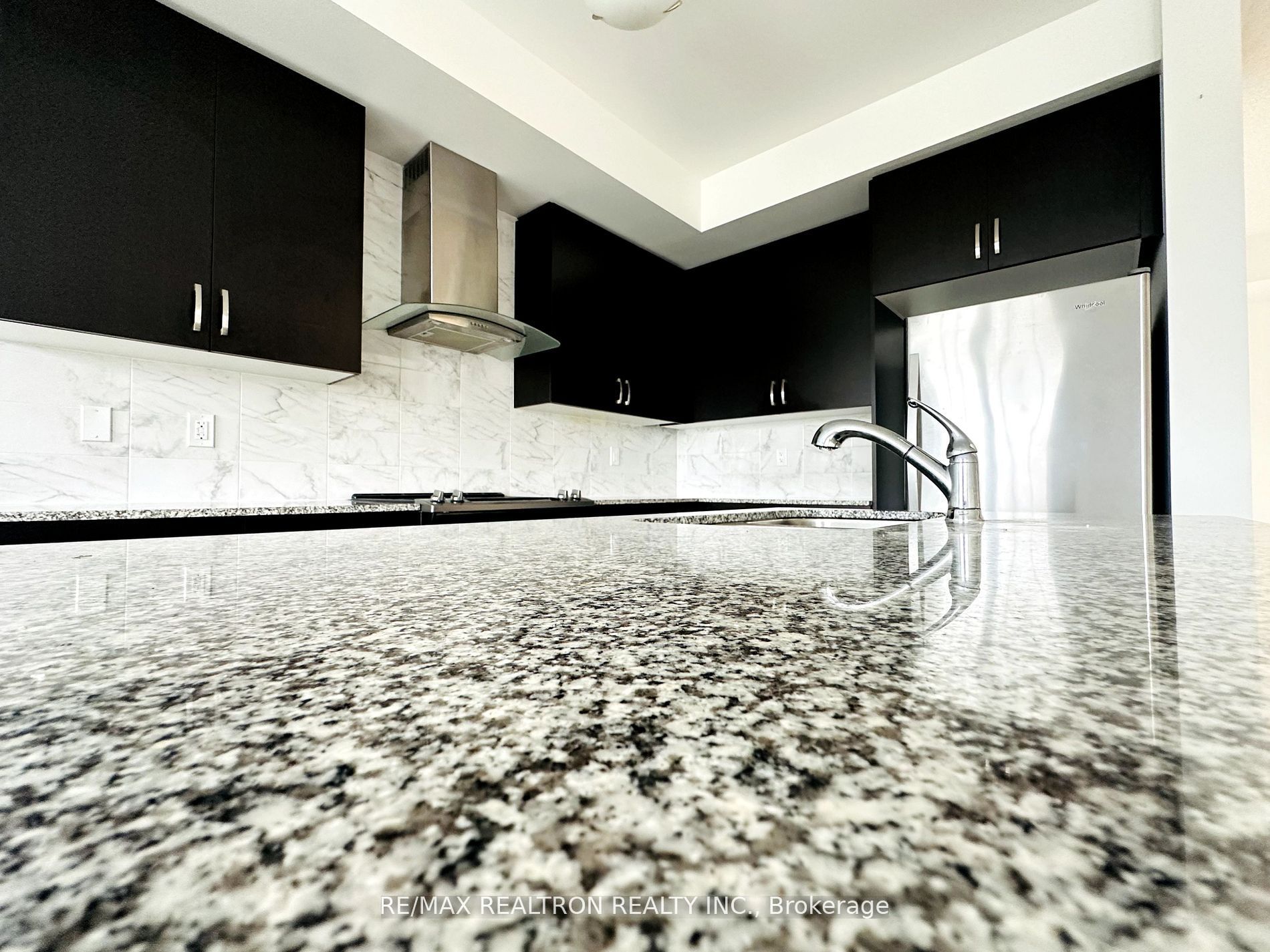 193 Harding Park Street, Newmarket, ON L3Y 0E3 photo 4