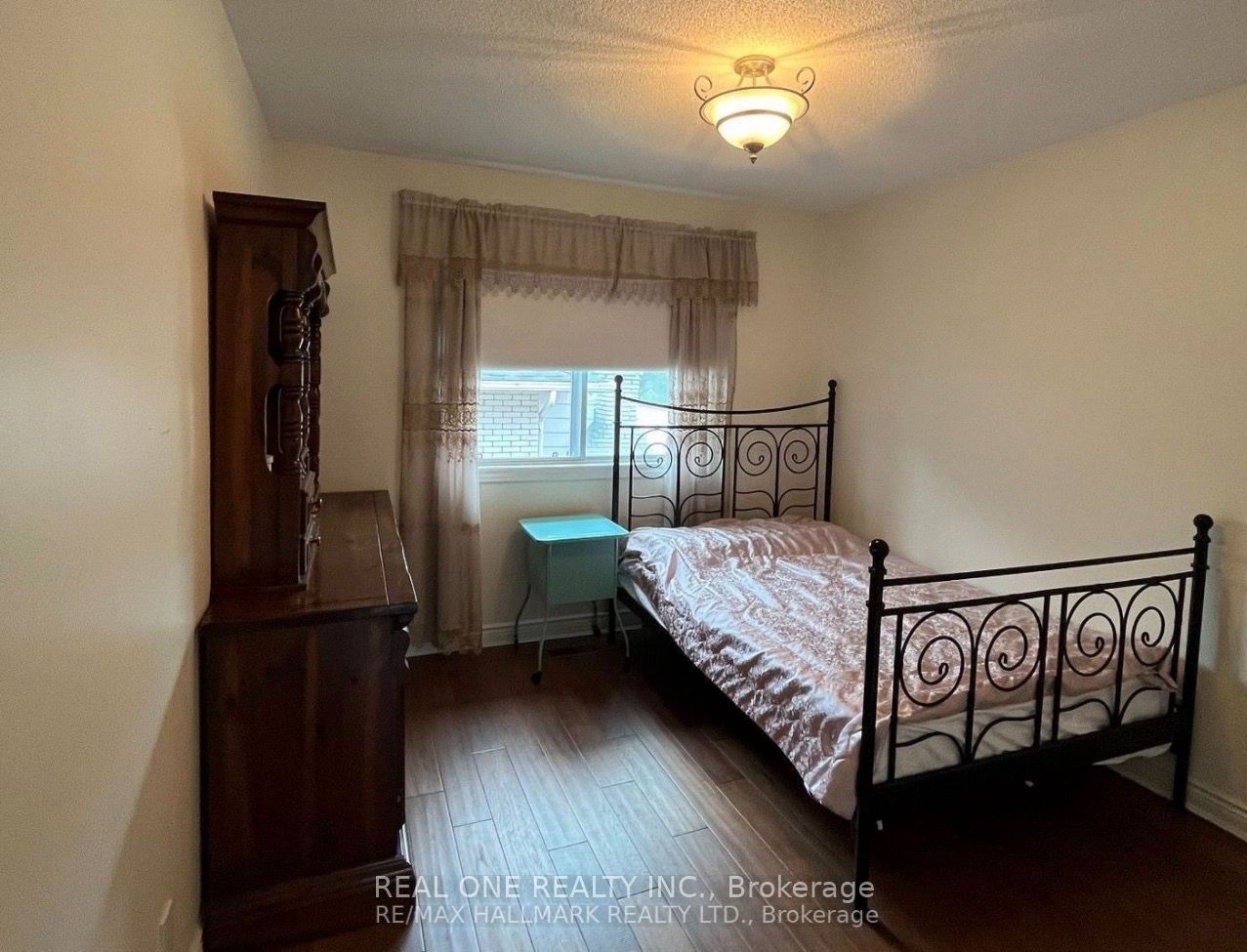 84 Riverglen Drive, Georgina, ON L4P 2R1 photo 2