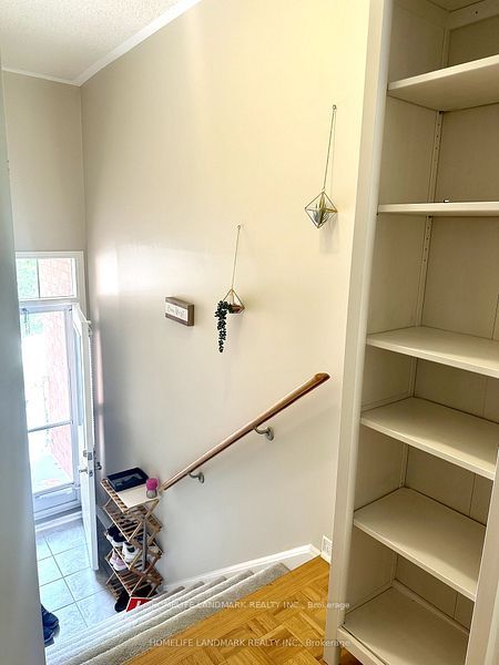 52 Beresford Drive, Richmond Hill, ON L4B 4J6 photo 2
