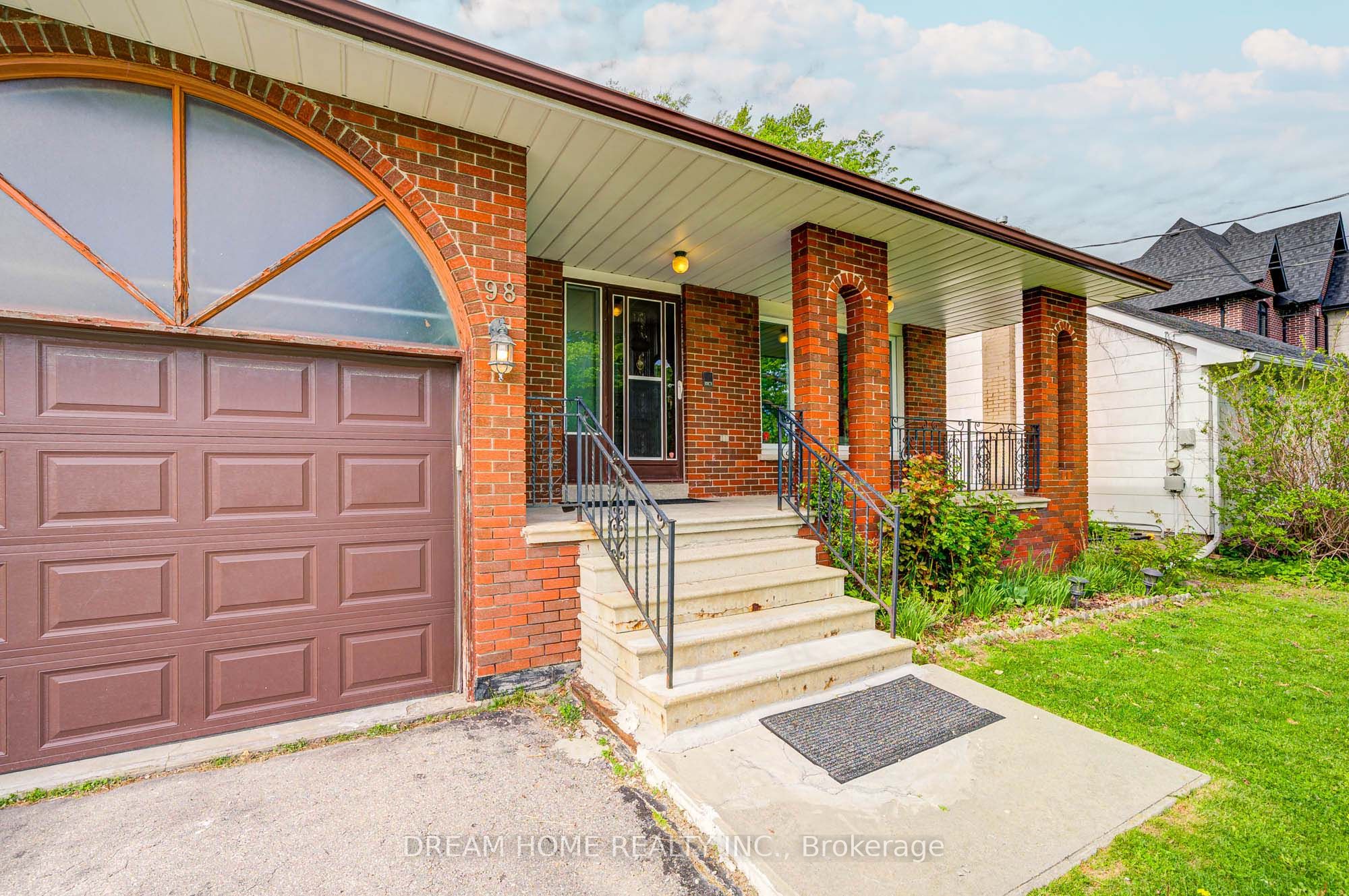 98 Weldrick Road W, Richmond Hill, ON L4C 3T8 photo 3