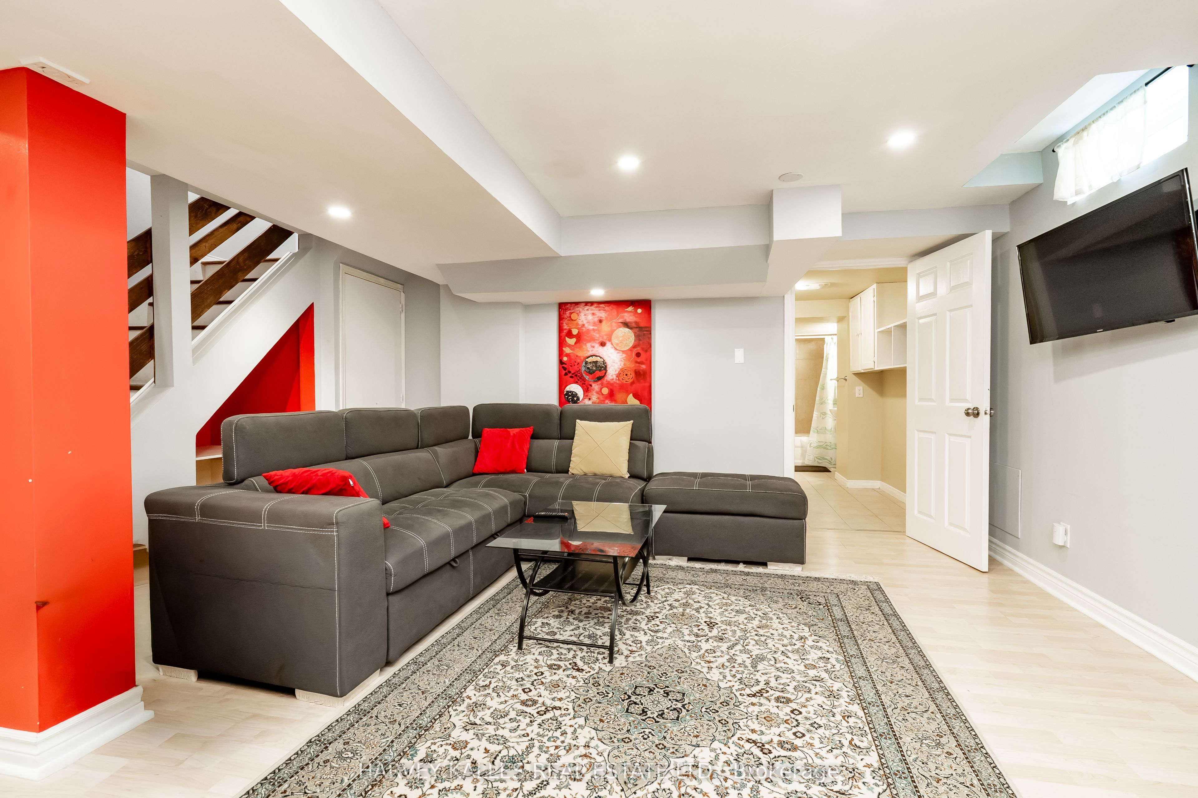 68 Nantucket Drive Bsmt, Richmond Hill, ON L4E 3V9 photo 3