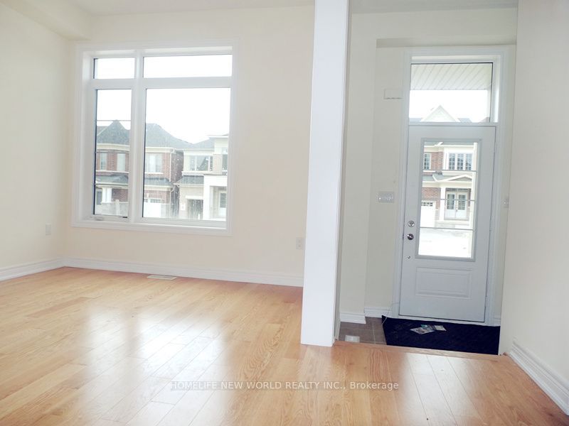 29 Applegate Drive, East Gwillimbury, ON L9N 0R2 photo 4