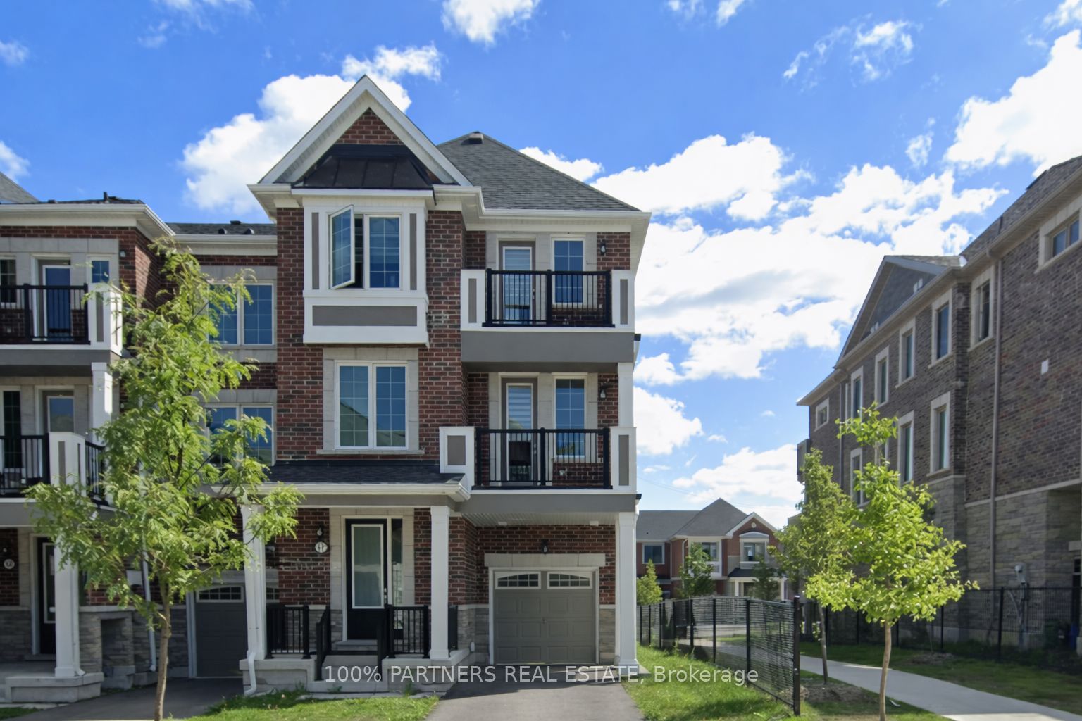 17 Thomas Frisby Jr Crescent Makham, Markham, ON L6C 3L1