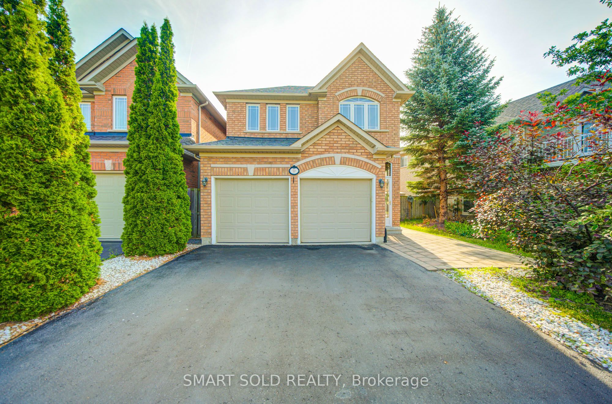 9 Pegasus Drive, Richmond Hill, ON L4E 4R2