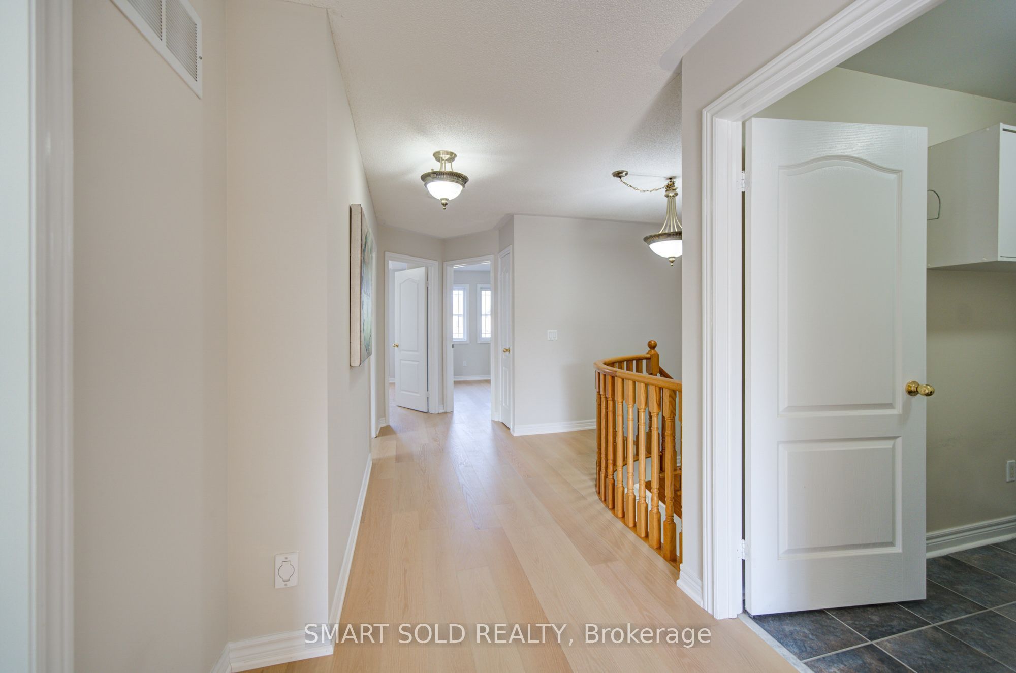9 Pegasus Drive, Richmond Hill, ON L4E 4R2 photo 3