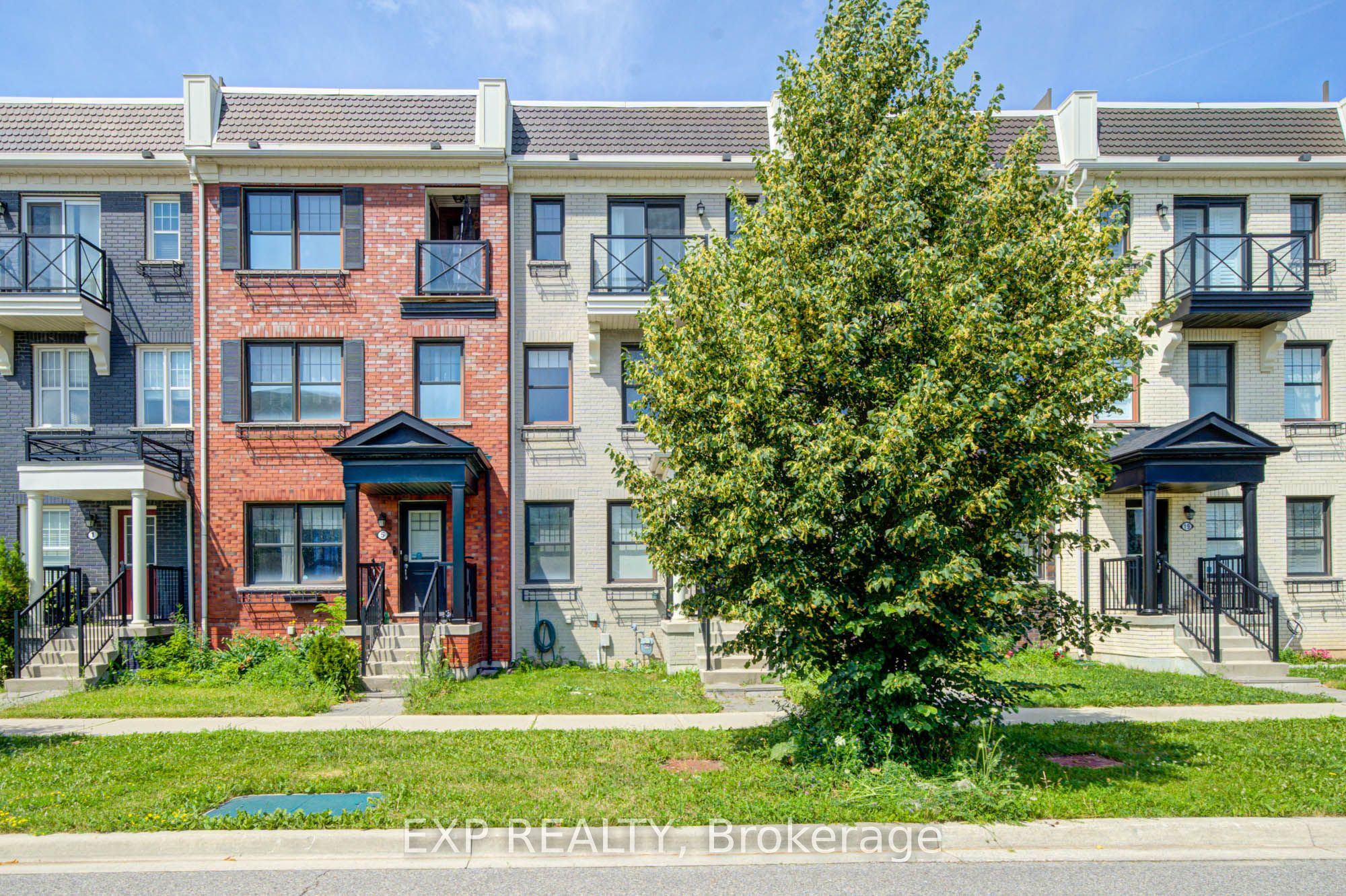 9 Milt Storey Lane, Whitchurch-Stouffville, ON L4A 1Y4 photo 2