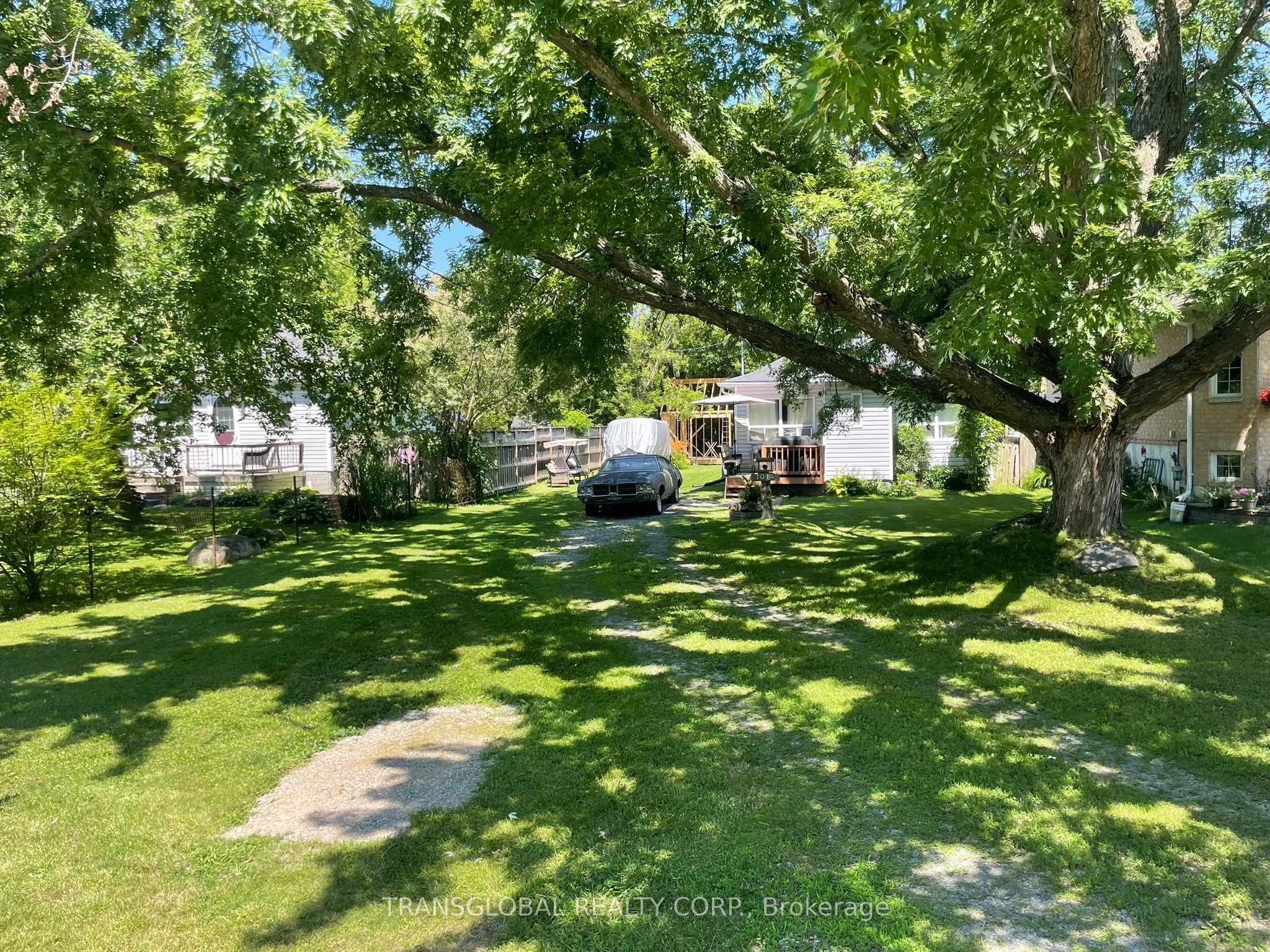 1014 Barton Avenue, Georgina, ON L4P 3E9 photo 3