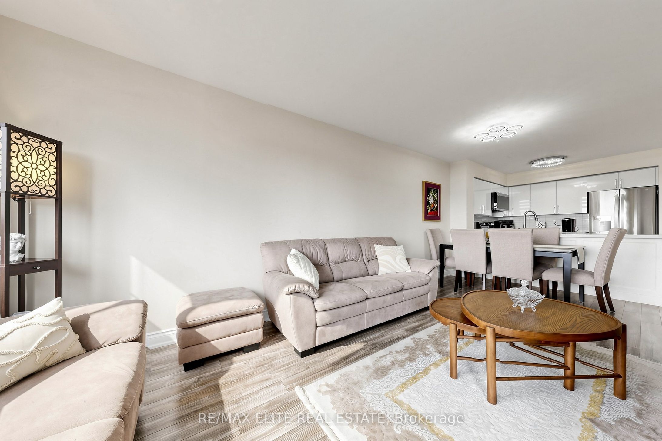 9 Northern Heights Drive 1205, Richmond Hill, ON L4B 4M5 photo 4