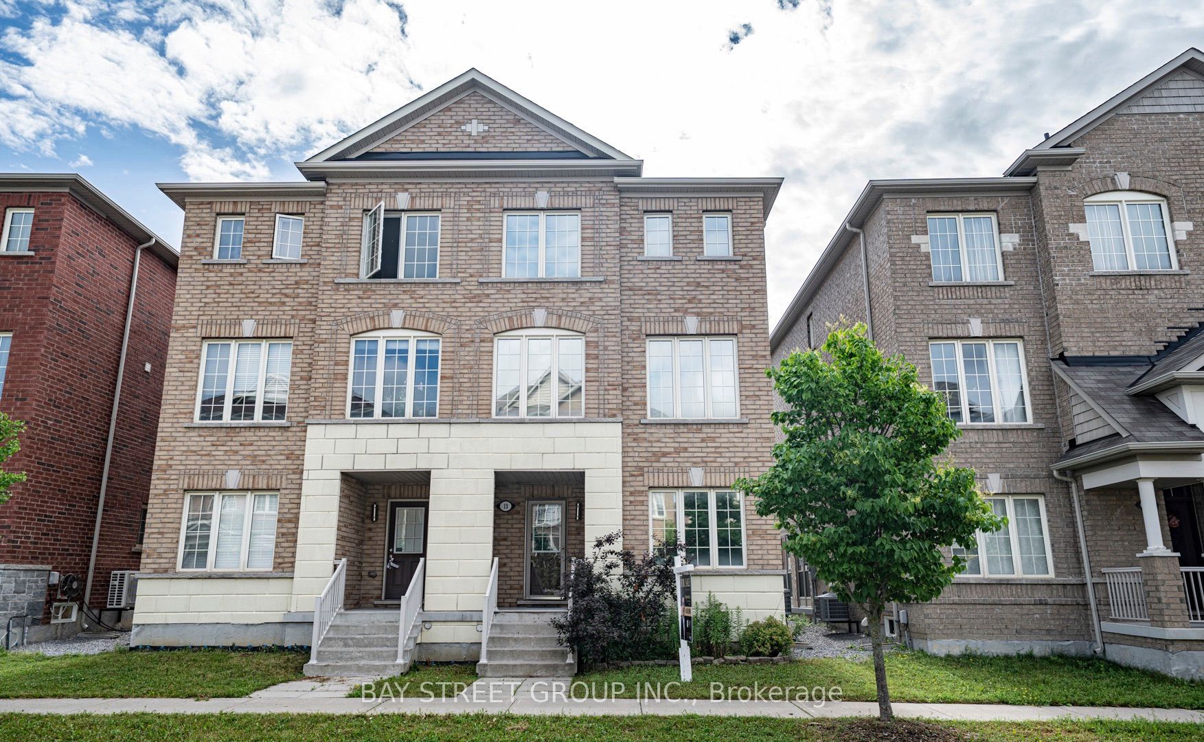 13 Highbury Court, Markham, ON L6B 1J7