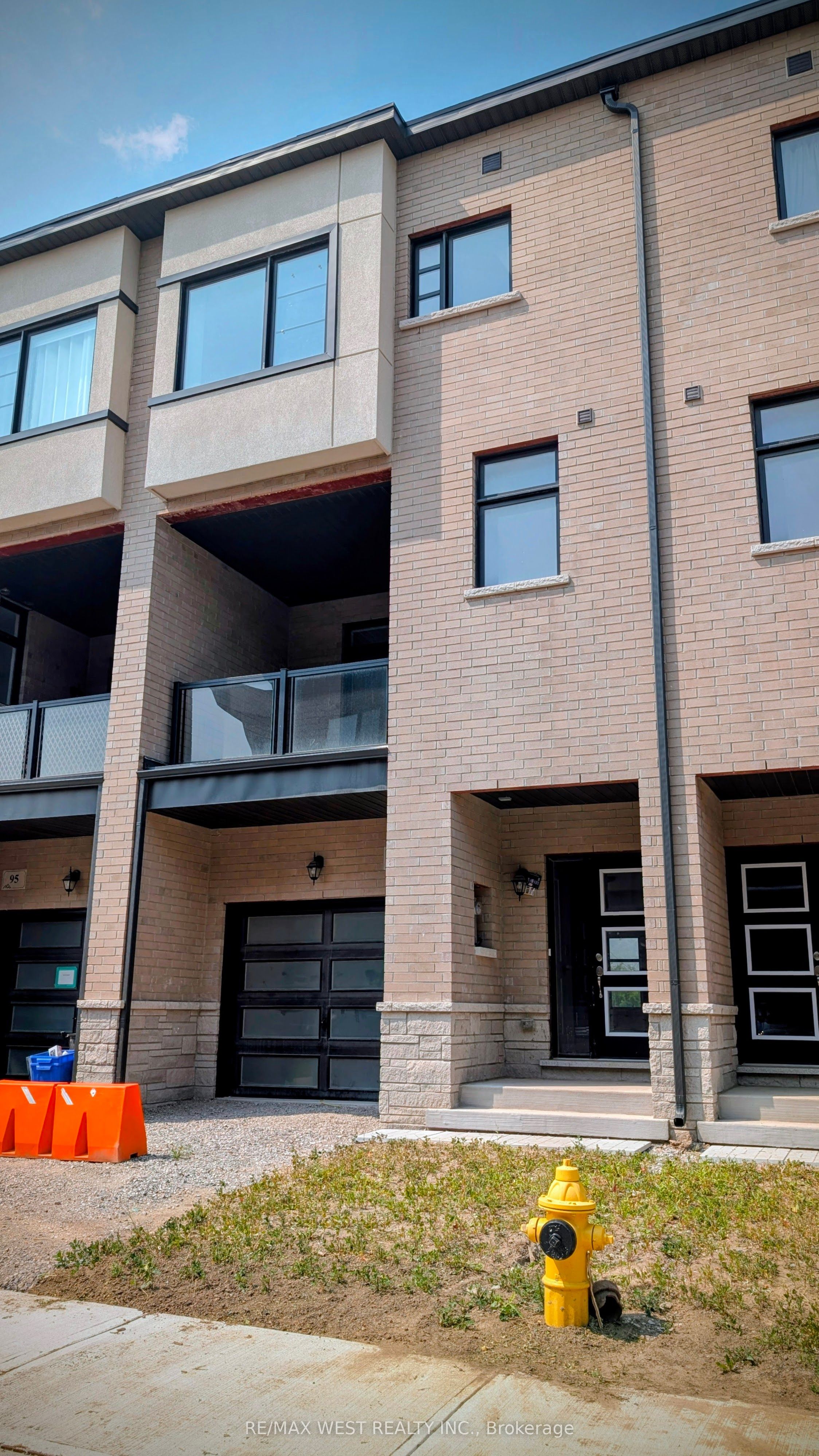 91 Inverary Crescent, Vaughan, ON L4L 1A7