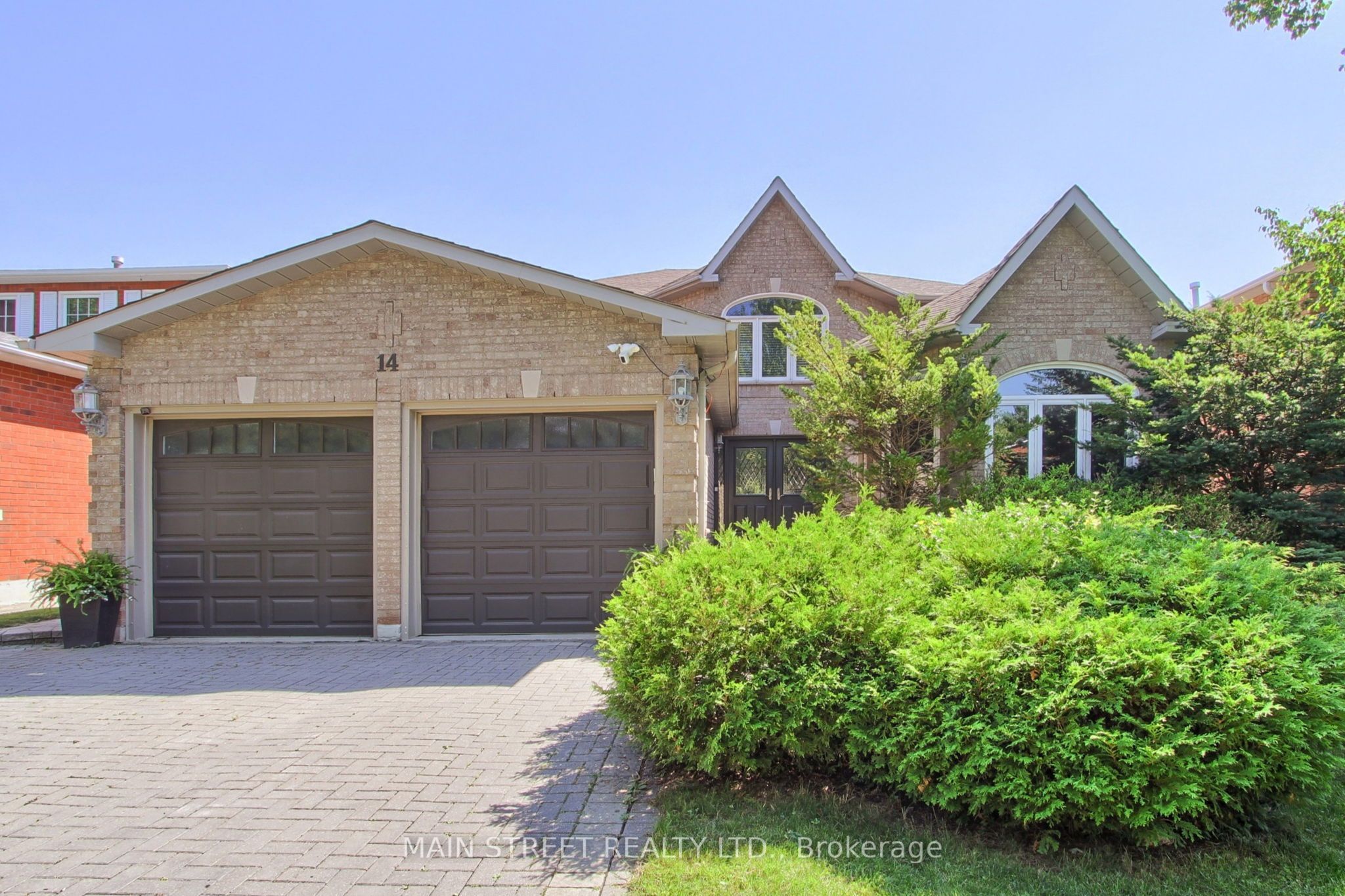 14 Mcgee Crescent, Aurora, ON L4G 6L8 photo 2