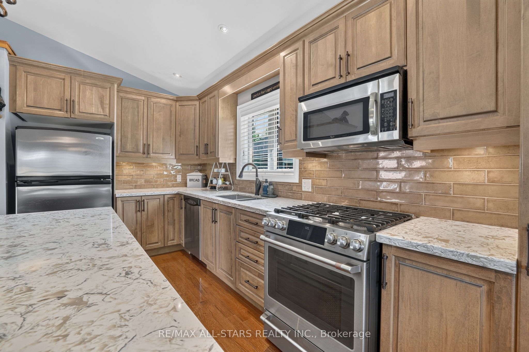 38 Evelyn Avenue, Georgina, ON L4P 3C8 photo 4