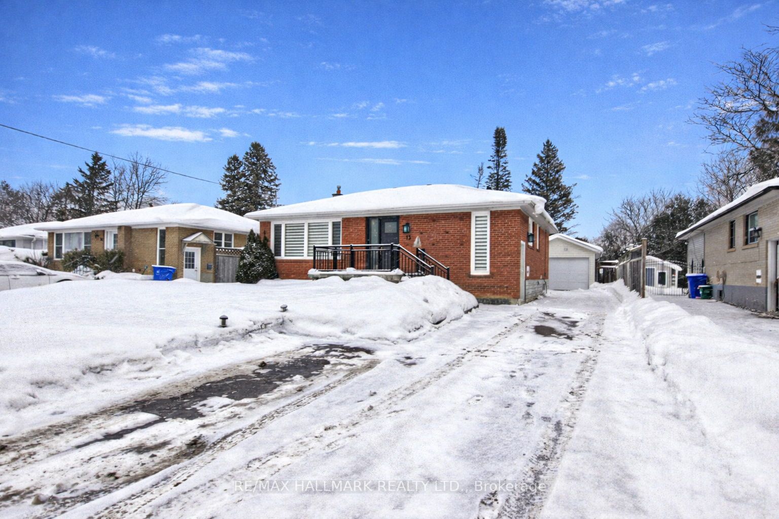 13 Patrick Drive, Aurora, ON L4G 2A6 photo 4