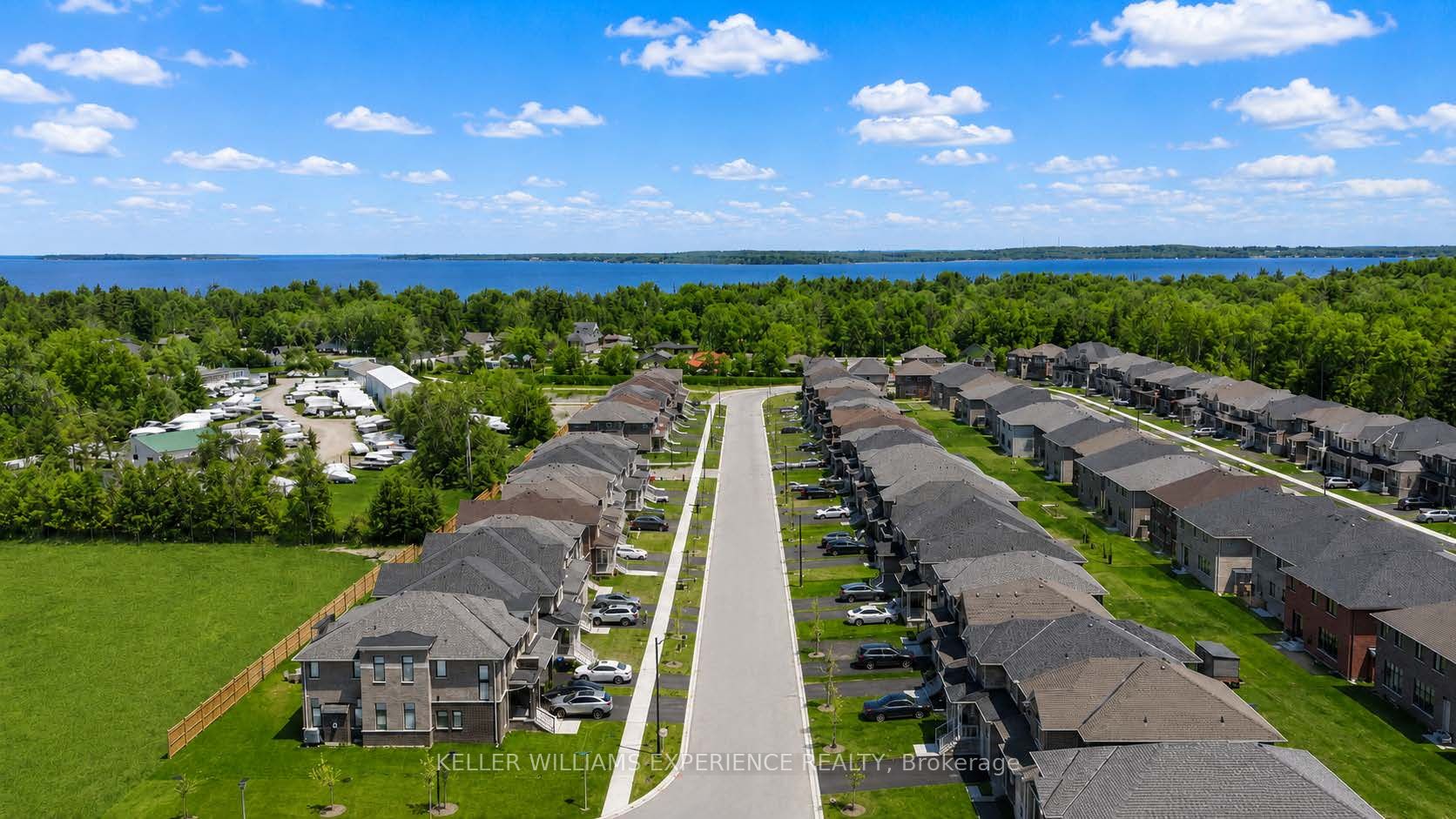 1329 Davis Loop, Innisfil, ON L0L 1W0 photo 2