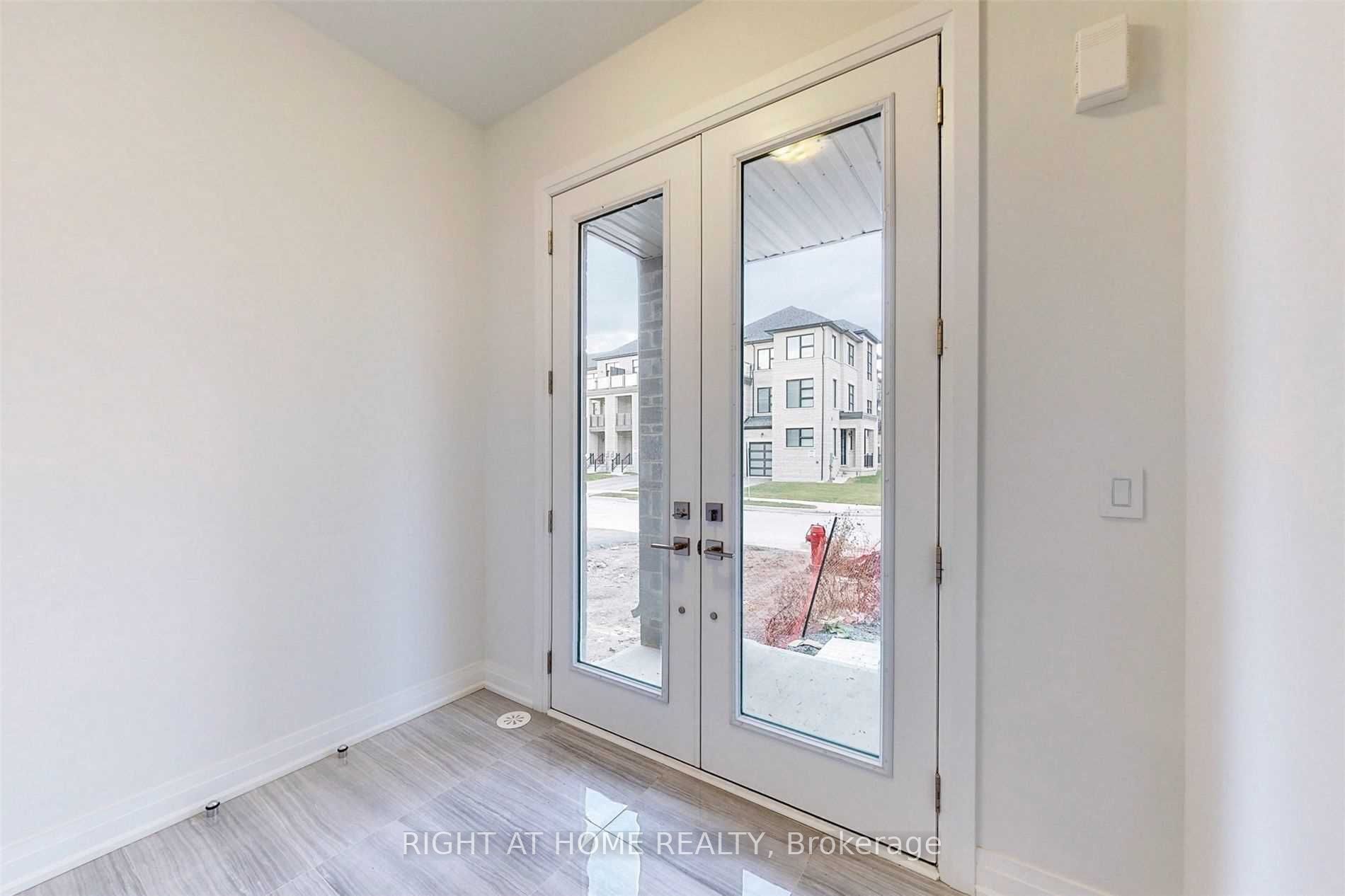 235 Vermont Avenue, Newmarket, ON L3X 0M6 photo 4