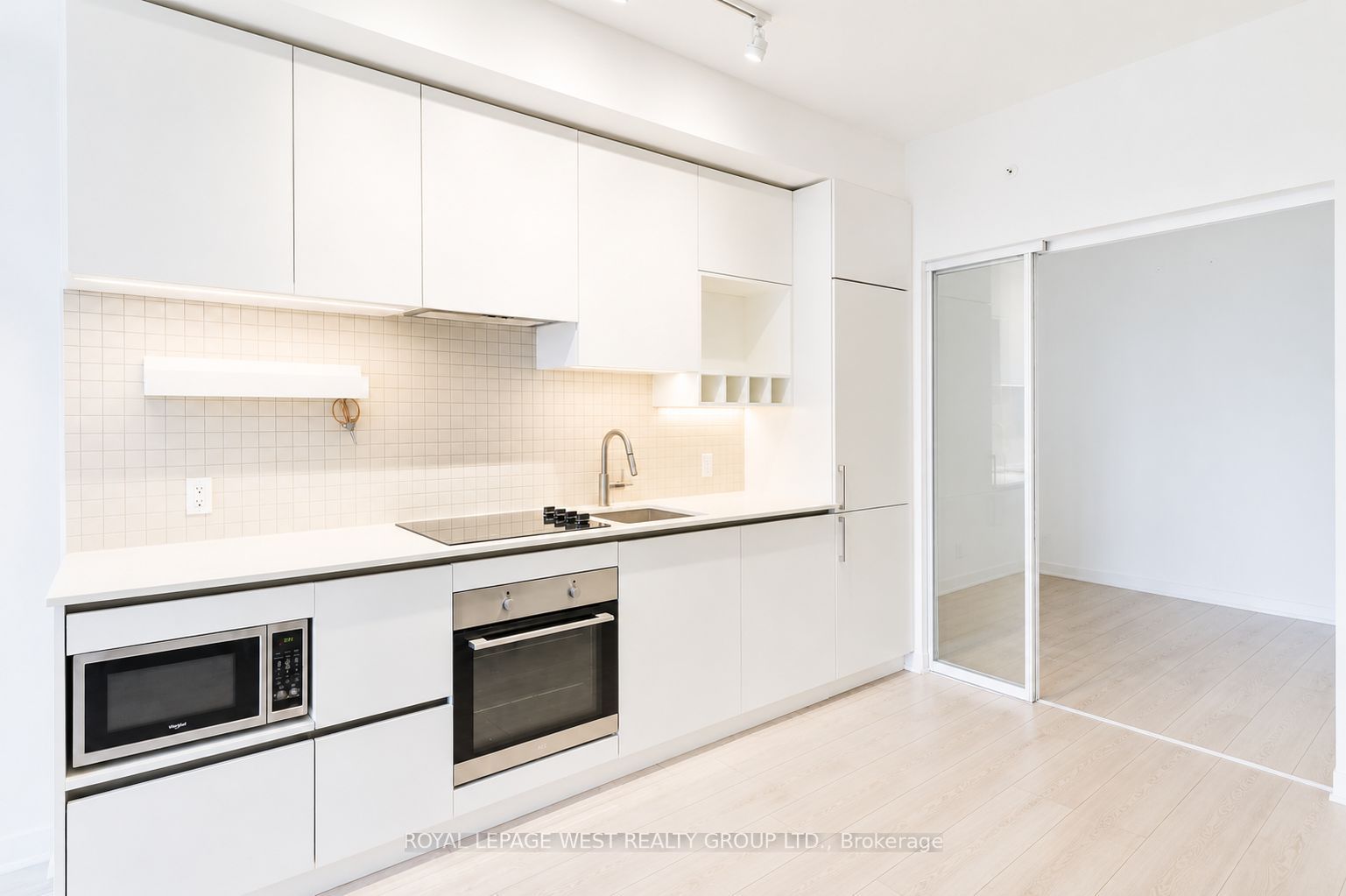 950 Portage Parkway 2615, Vaughan, ON L4K 0J7 photo 5