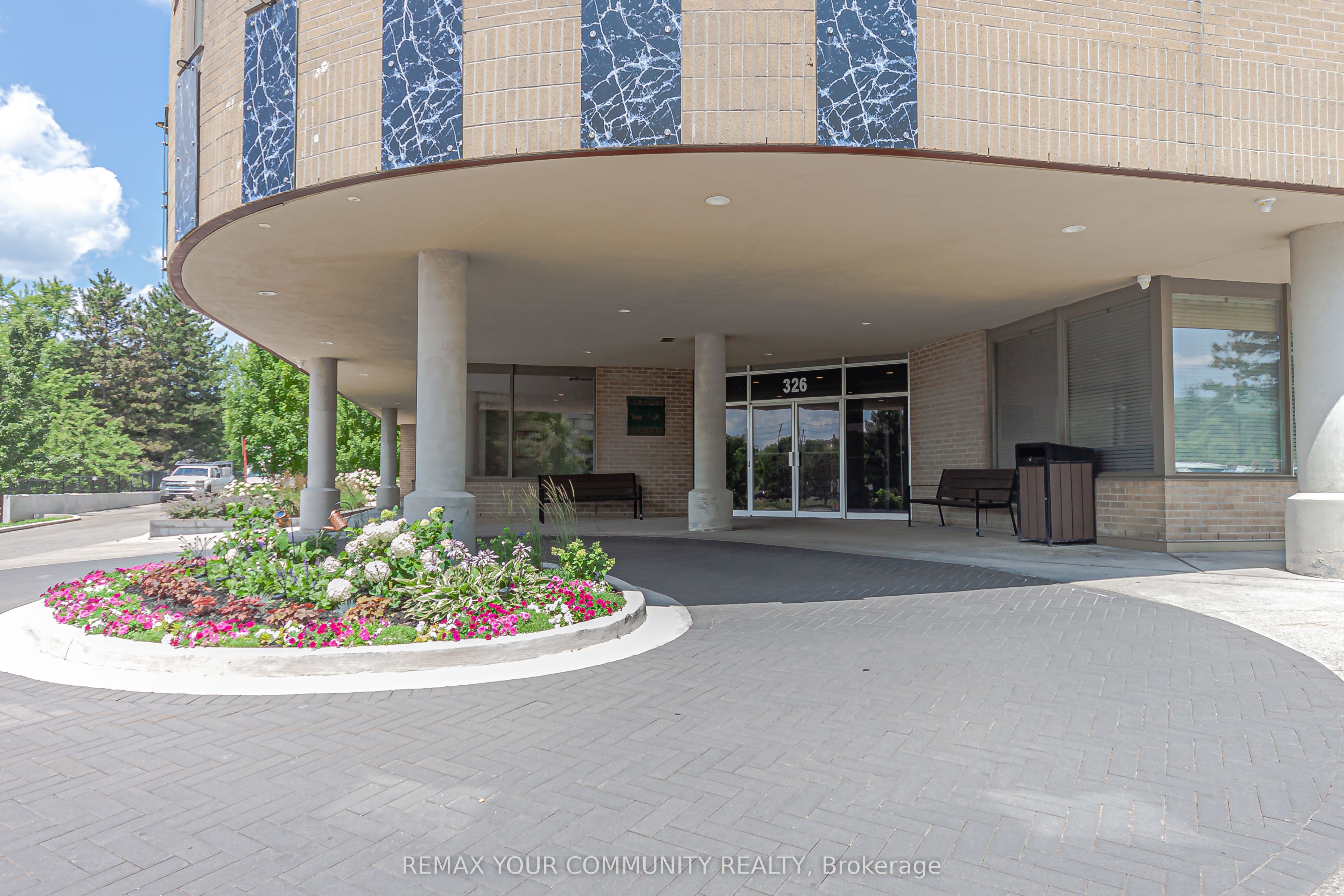 326 Major Mackenzie Drive E 301, Richmond Hill, ON L4C 8T4 photo 5