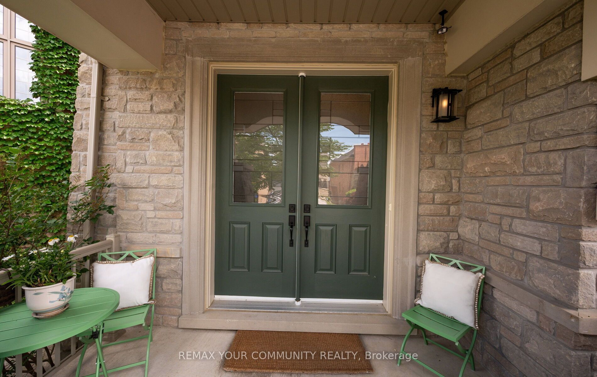 21 Lilly Valley Crescent S, King, ON L7B 0B5 photo 4