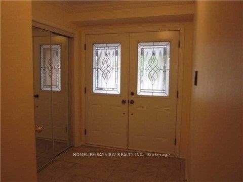 16 Thames Court, Richmond Hill, ON L4B 1N4 photo 3