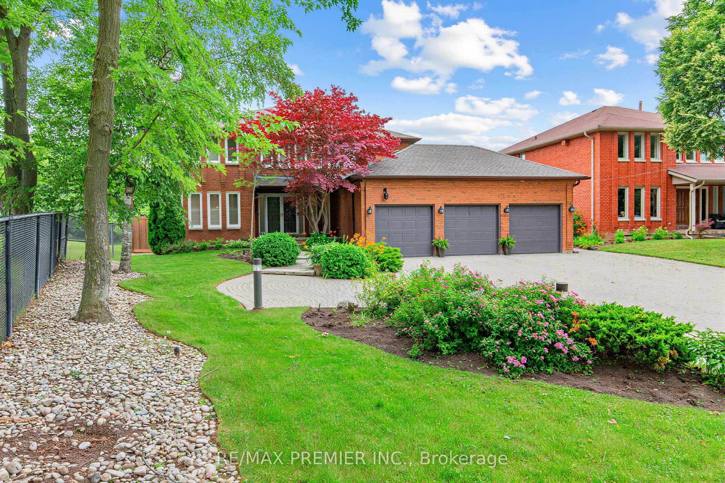 28 Bridgend Court S, Vaughan, ON L4L 3L3 photo 2