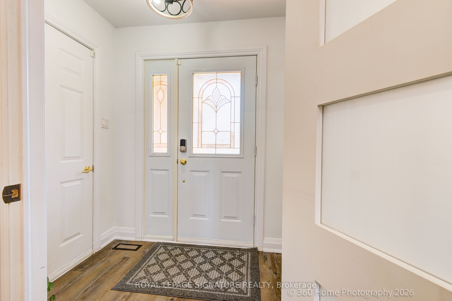 230 Lancaster Avenue, Newmarket, ON L3Y 5X2 photo 4