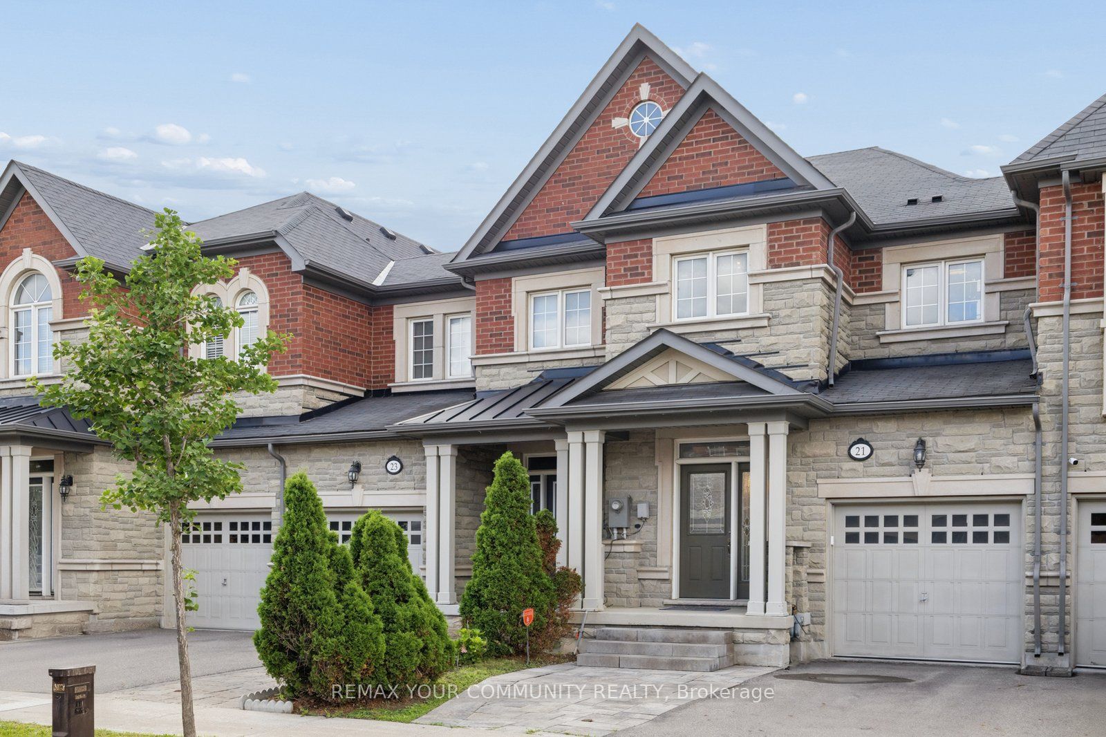 21 Warbler Avenue, Vaughan, ON L6A 0X5 photo 2