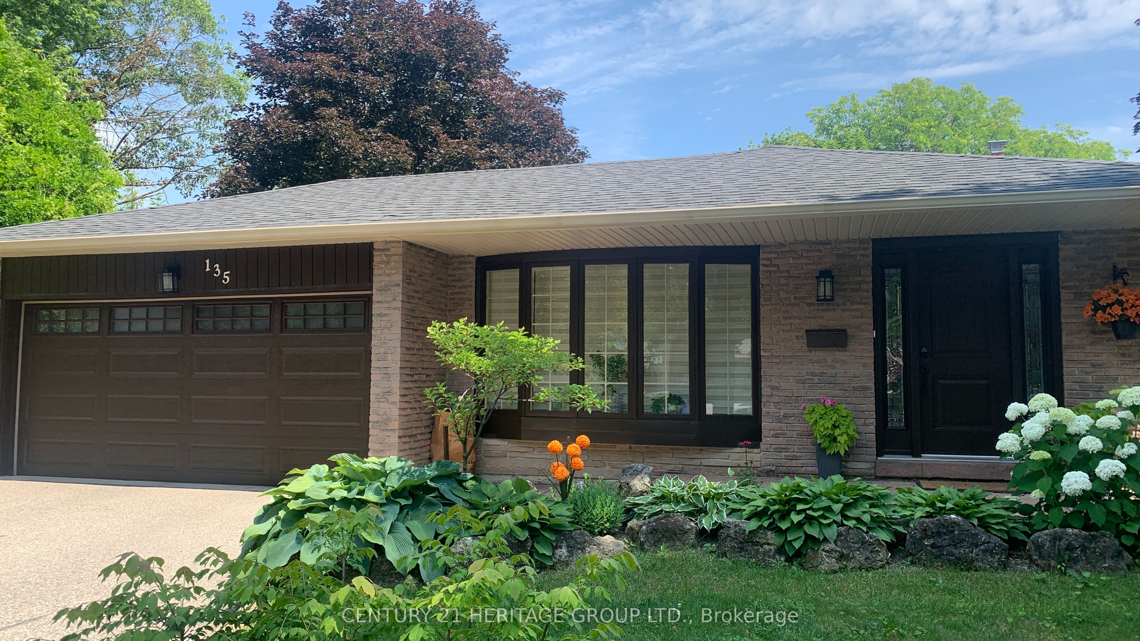 135 Golf Club Court, Richmond Hill, ON L4C 5E1