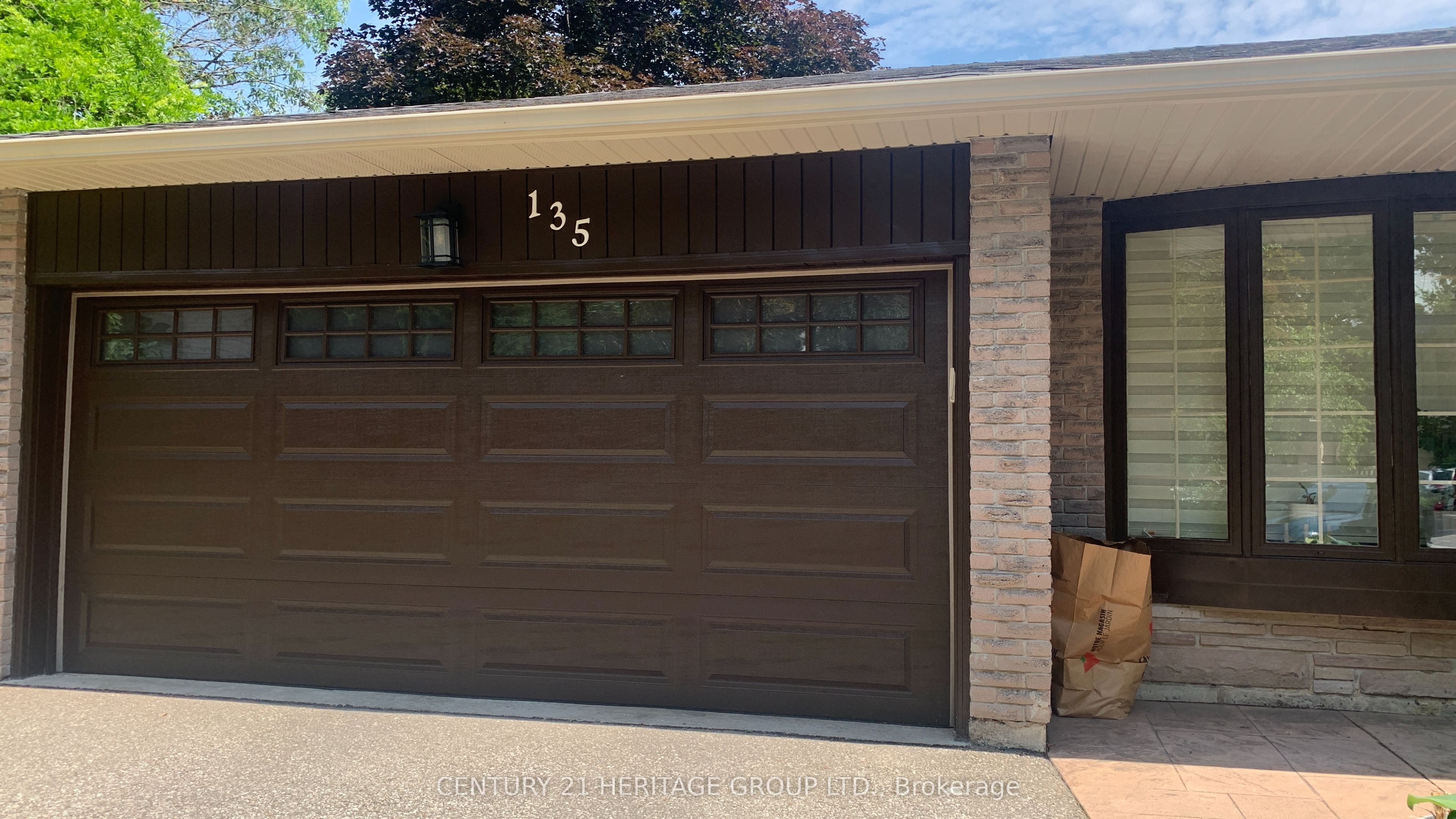 135 Golf Club Court, Richmond Hill, ON L4C 5E1 photo 2