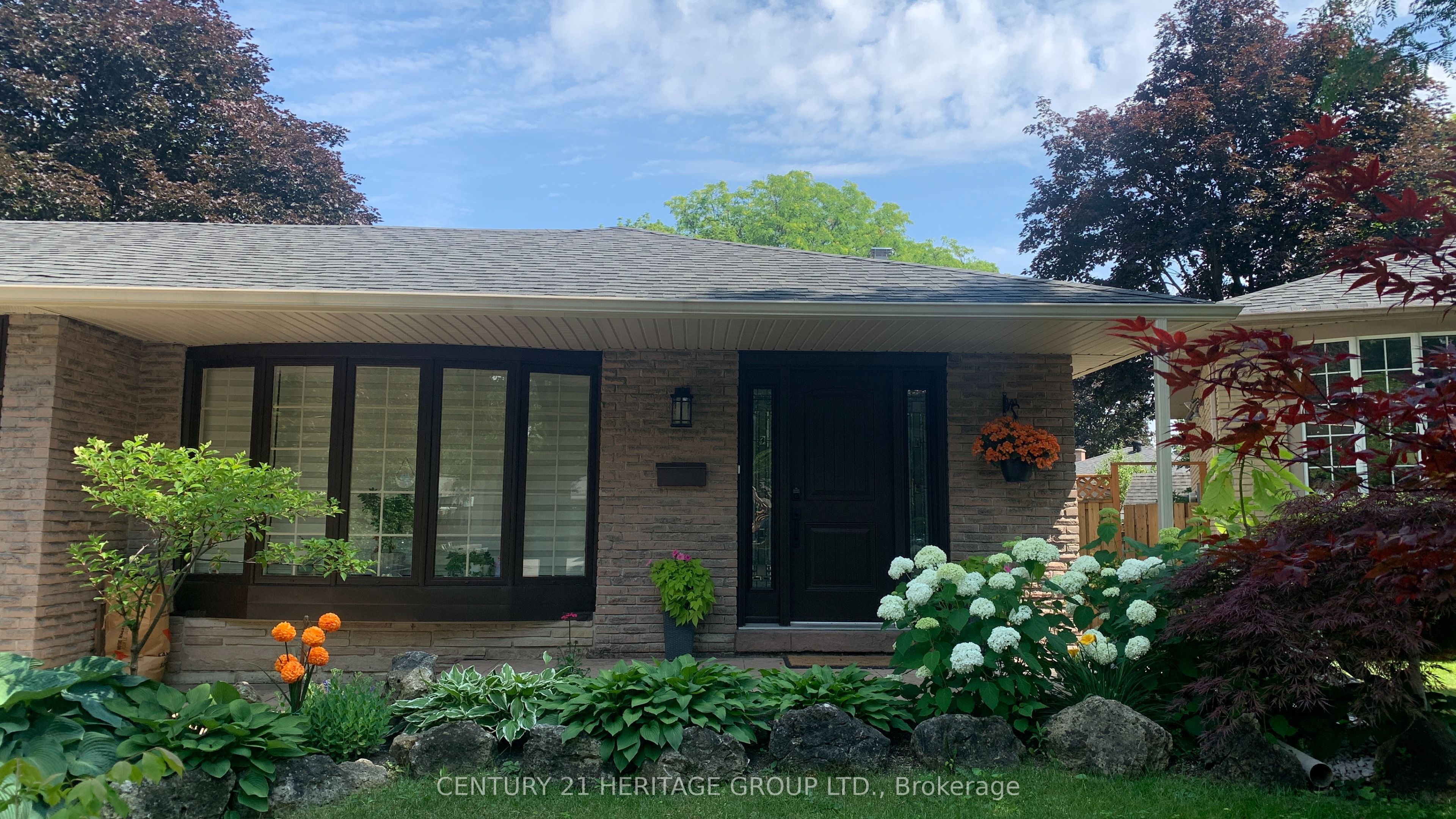 135 Golf Club Court, Richmond Hill, ON L4C 5E1 photo 3