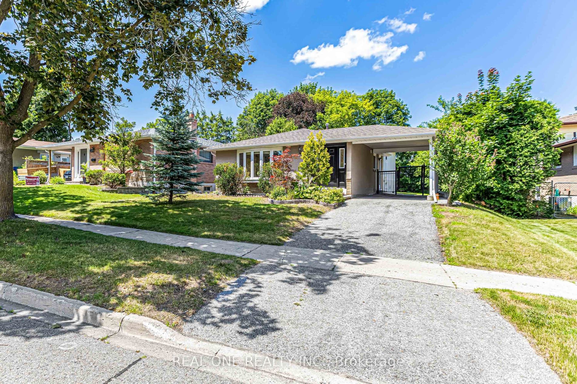 52 Devins Drive, Aurora, ON L4G 2Z1