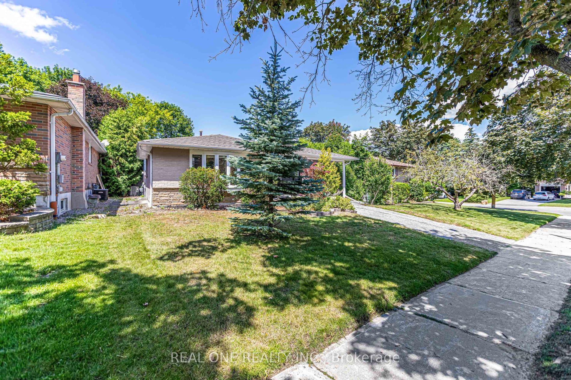 52 Devins Drive, Aurora, ON L4G 2Z1 photo 2