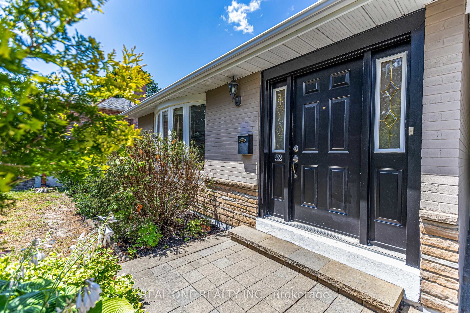 52 Devins Drive, Aurora, ON L4G 2Z1 photo 3