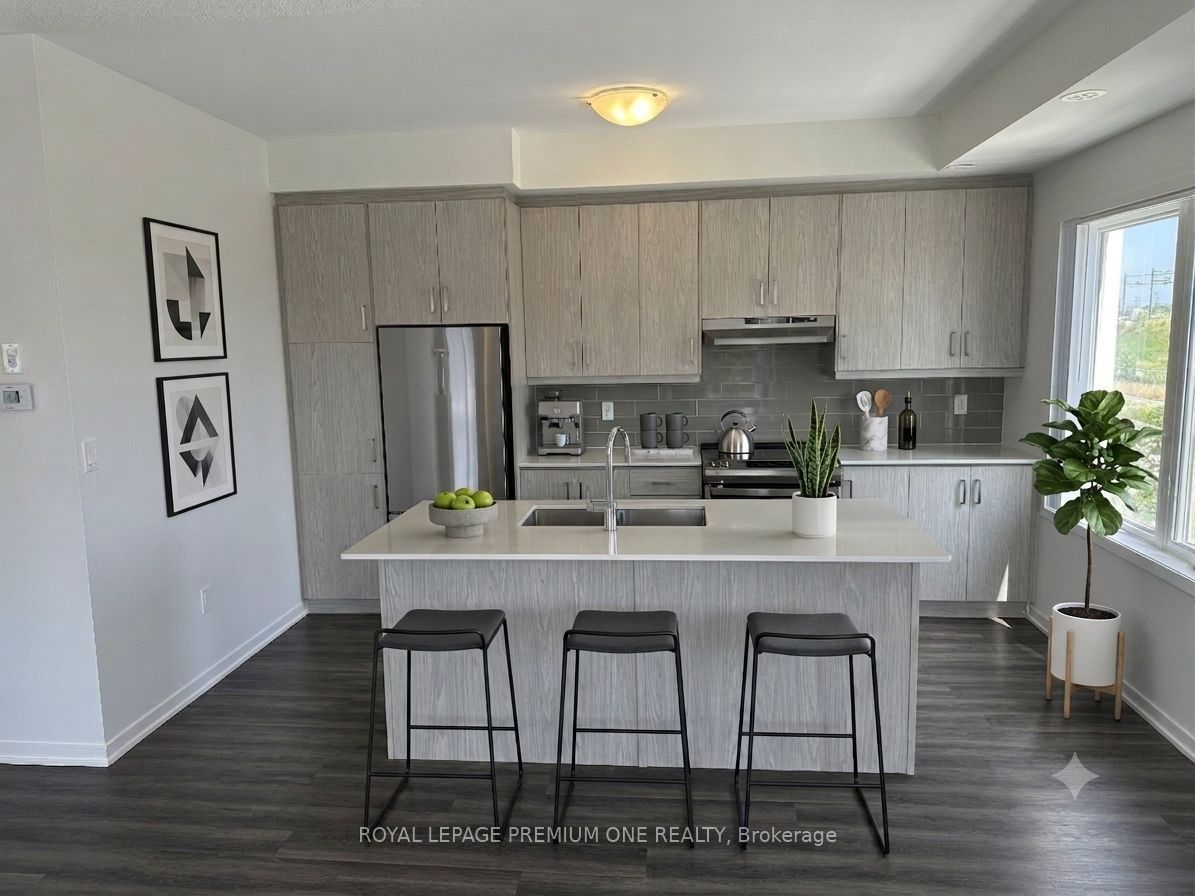 150 Honeycrisp Crescent 269, Vaughan, ON L4K 0N7 photo 4