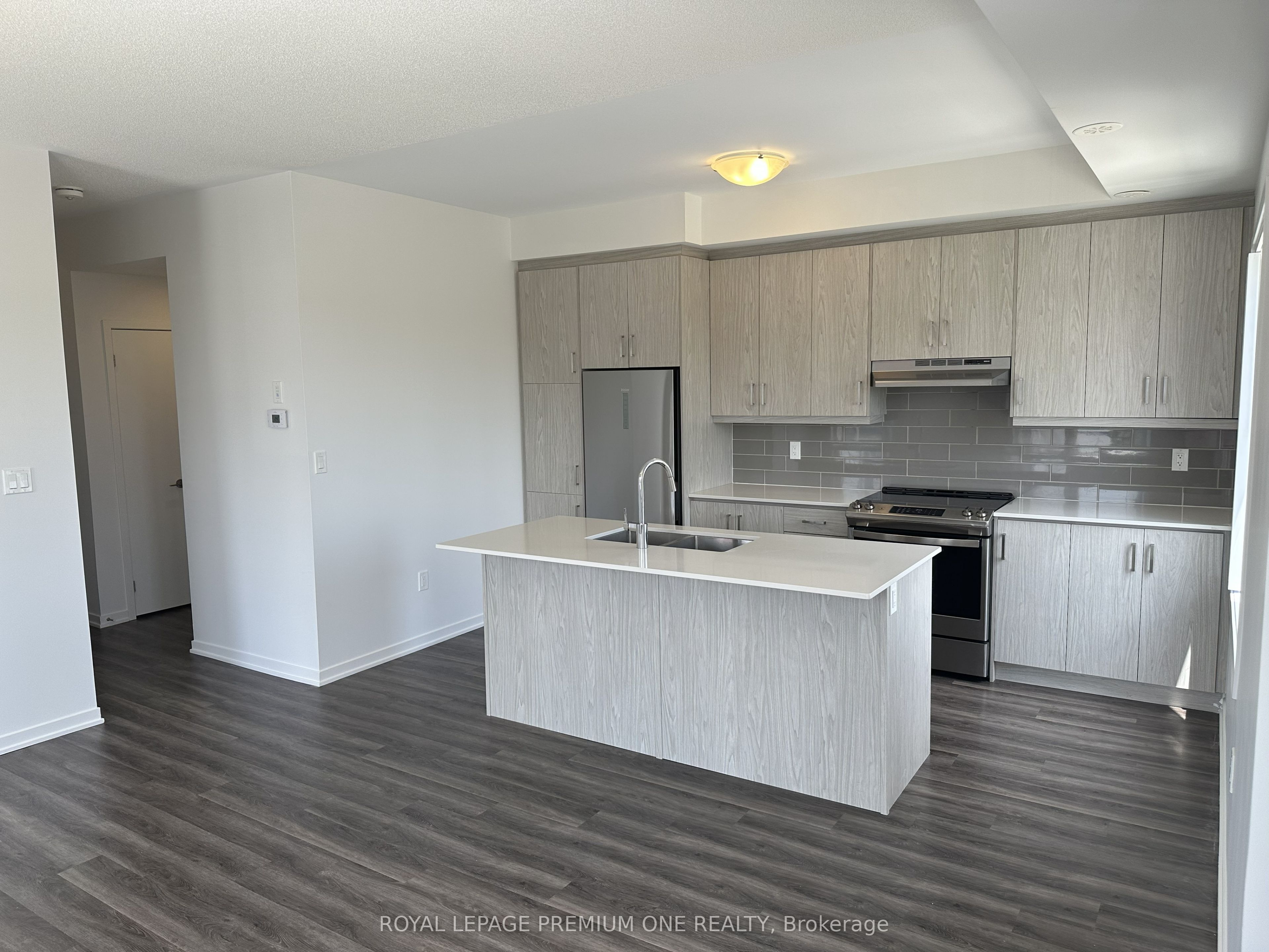150 Honeycrisp Crescent 269, Vaughan, ON L4K 0N7 photo 5