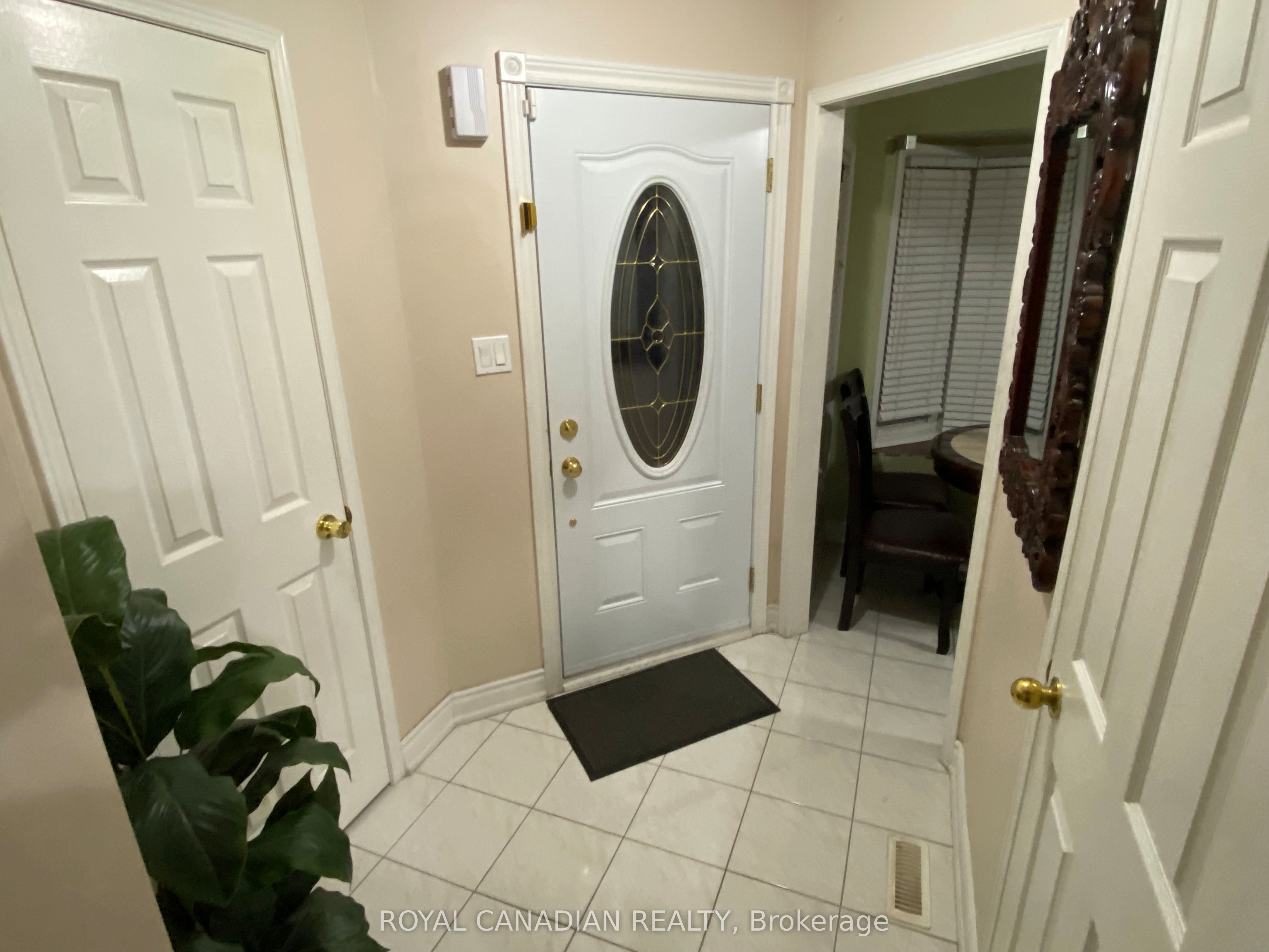 9 Clarion Crescent Upper, Markham, ON L3S 3M8 photo 2