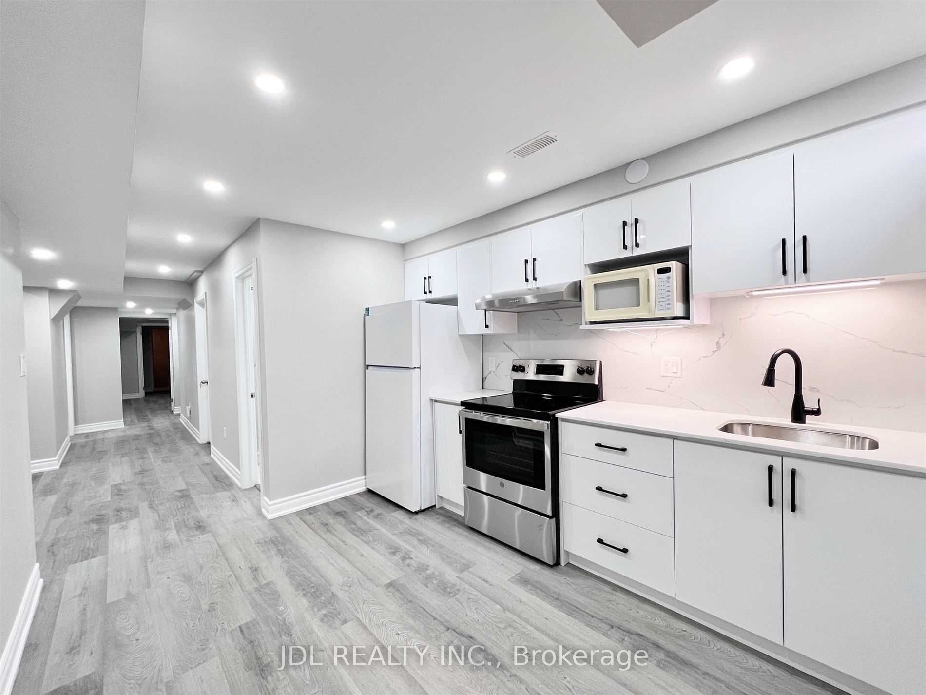 43 Portage Avenue Bsmt, Richmond Hill, ON L4E 2Z5